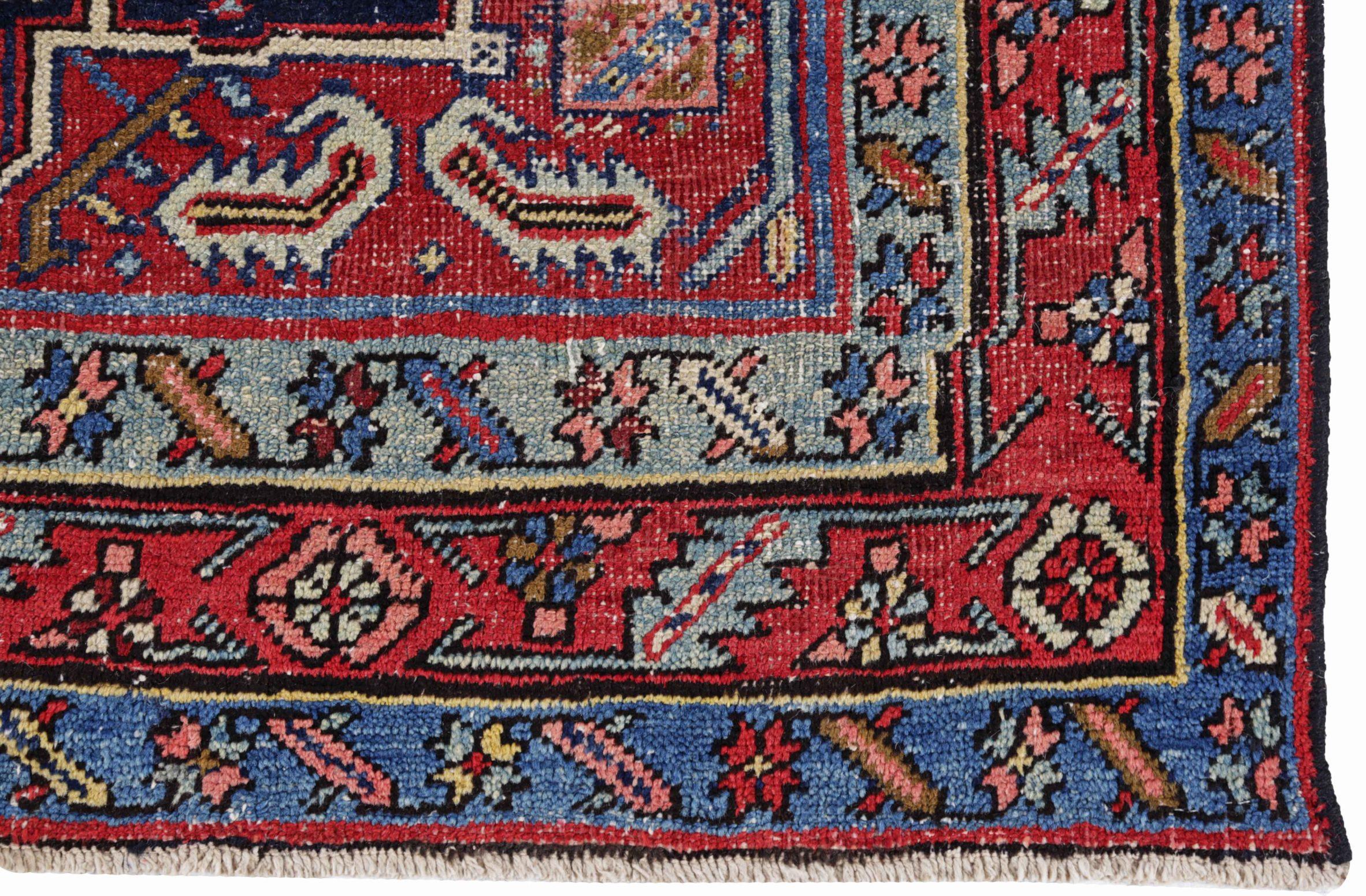 Persischer Heriz-Läufer Circa 1910 - Wolle Marineblau Rosa Rot Design - 91478 (20. Jahrhundert) im Angebot