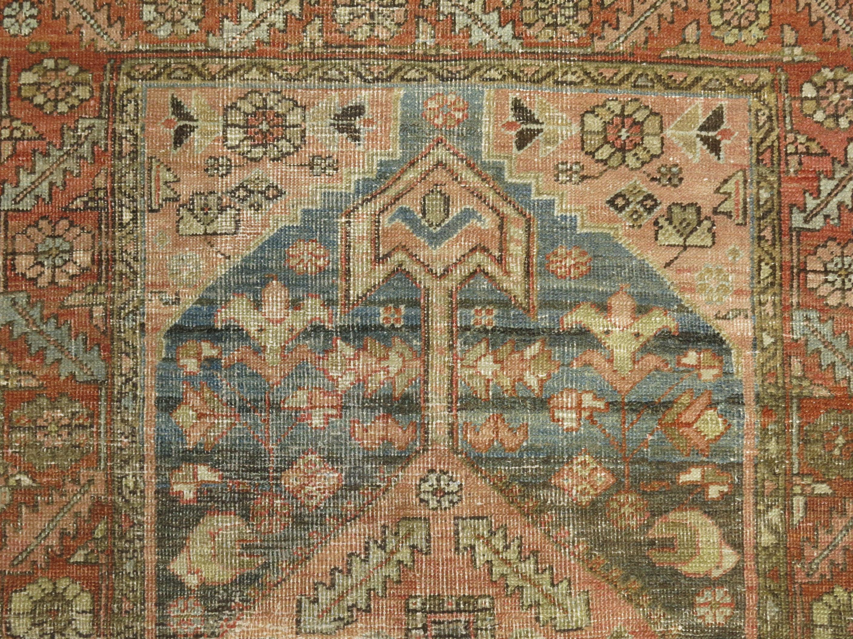 Persian Heriz Scatter Rug In Good Condition In New York, NY
