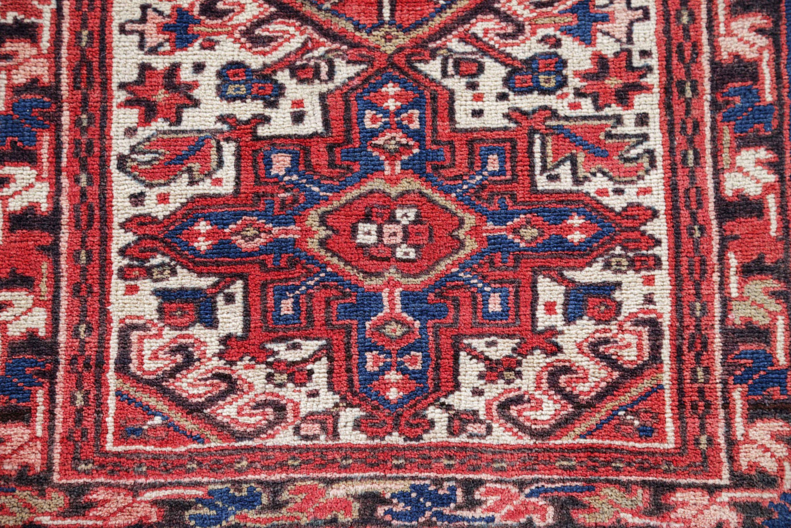 Asian Persian Heriz Small Rug - Wool Blue Ivory Red Design - 91501 For Sale