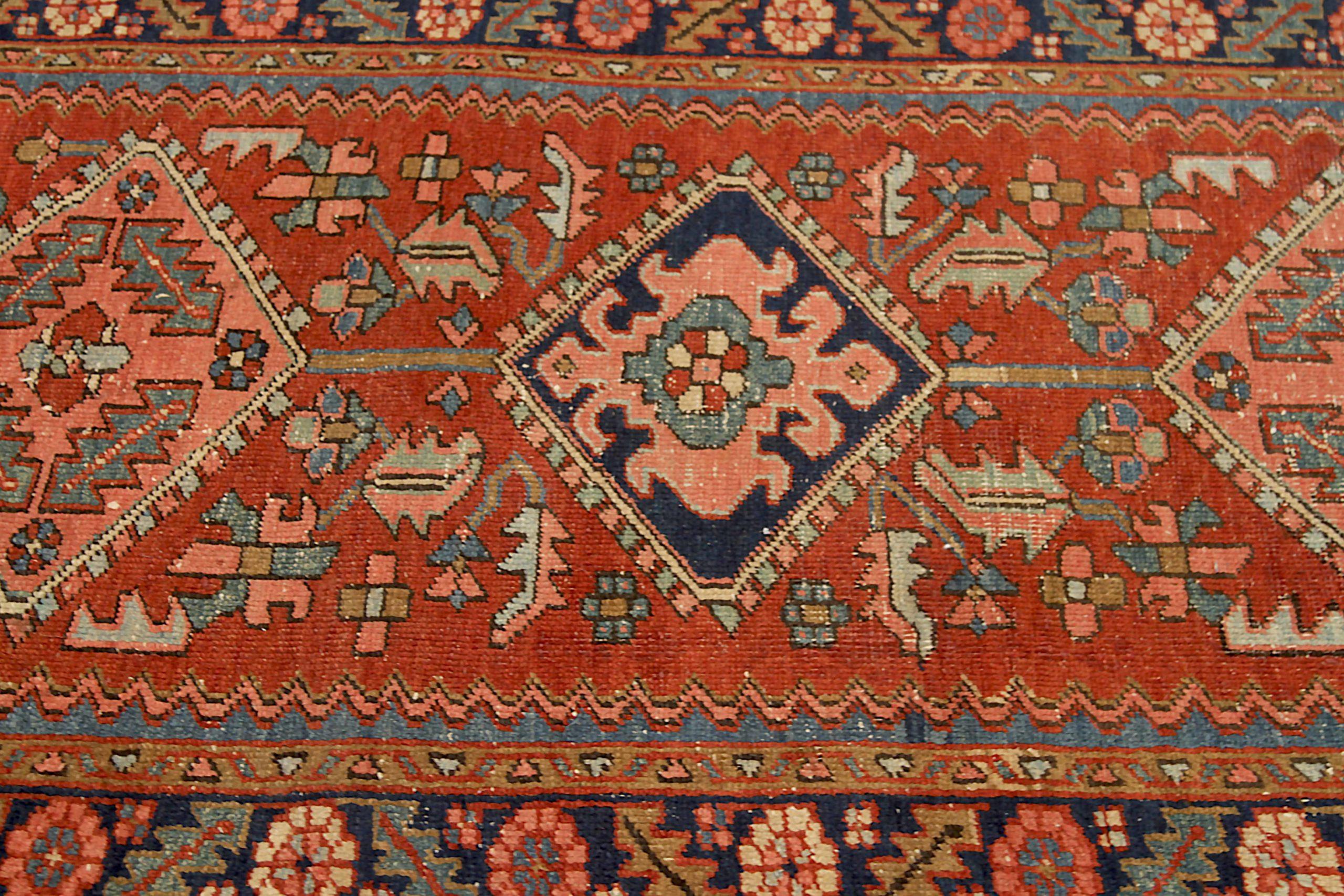 Persischer Heriz Kleiner Teppich Circa 1910 - Wolle Blau Rosa Rot Design - 91953 (Asiatisch) im Angebot