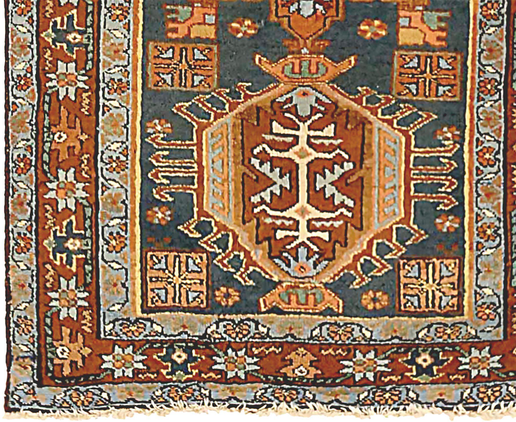 Asiatique Petit tapis persan Heriz Circa 1910 - Laine Bleu Rouge Jaune 71170 en vente