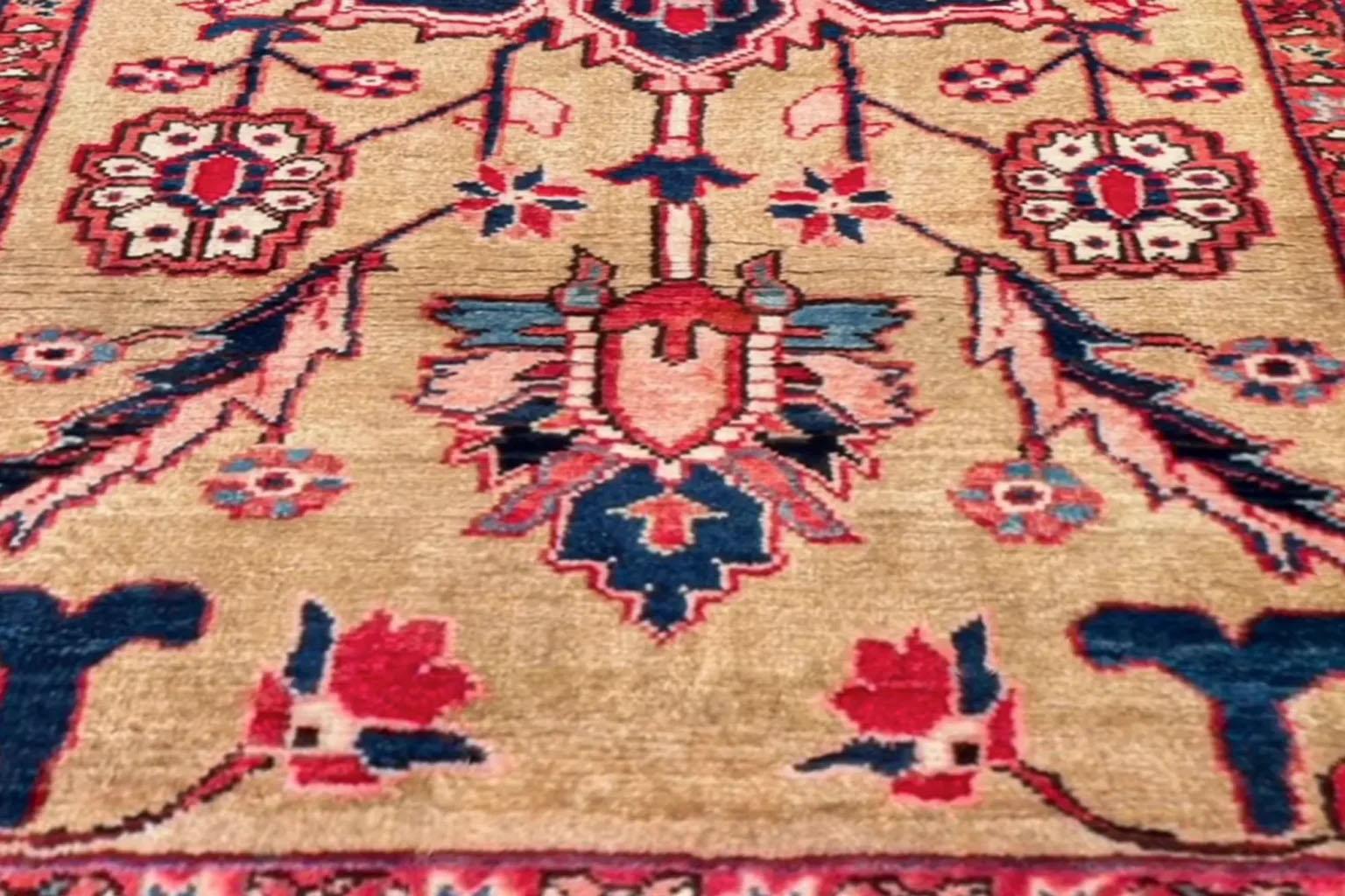 20th Century Persian Heriz Small Rug - Wool - Navy Blue Red Yellow For Sale