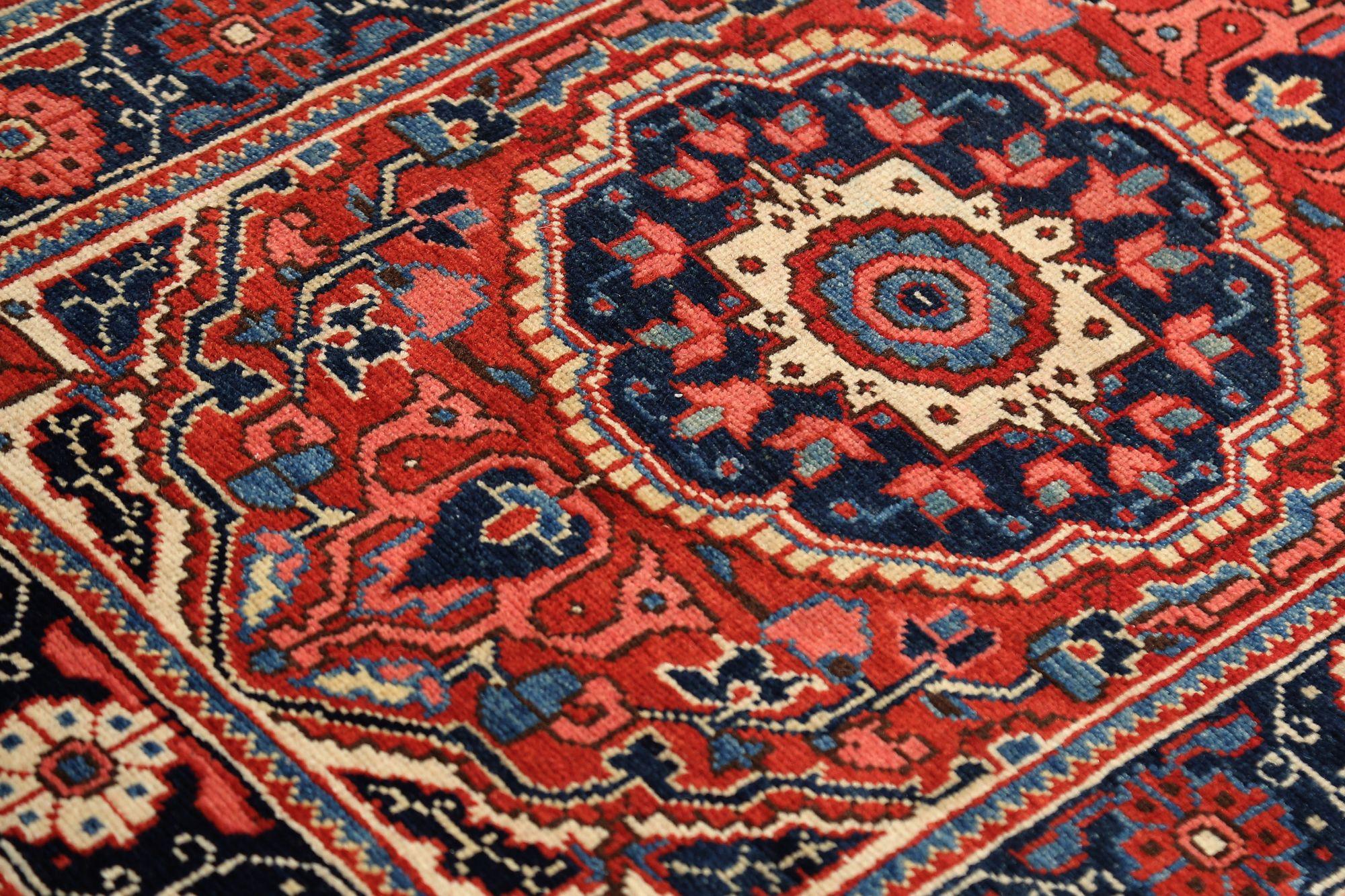 Persischer Heriz Kleiner Teppich - Wolle Rot Design - 96929 im Zustand „Hervorragend“ im Angebot in Dallas, TX