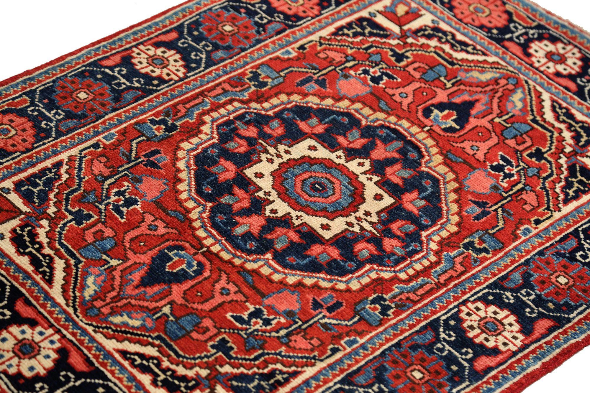 Persischer Heriz Kleiner Teppich - Wolle Rot Design - 96929 (20. Jahrhundert) im Angebot