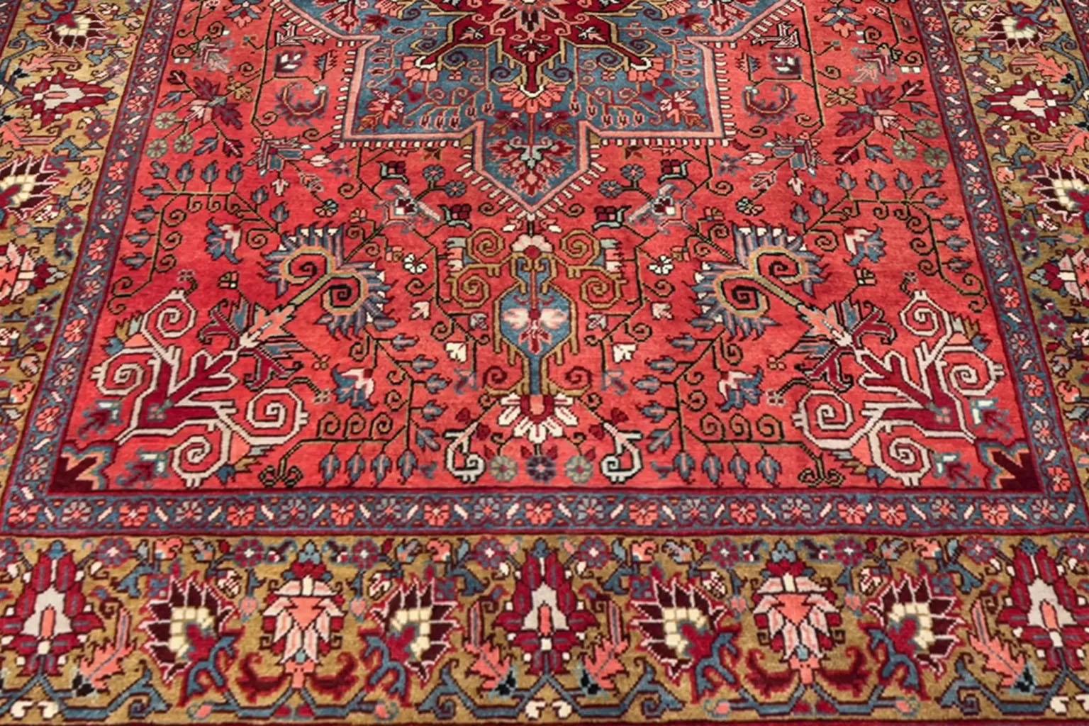 Persian Area Rug - Wool Red - Heriz Design In Excellent Condition For Sale In Dallas, TX