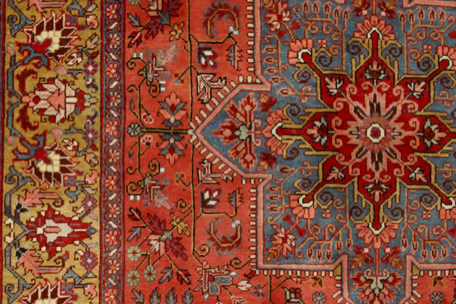Persian Area Rug - Wool Red - Heriz Design For Sale 1