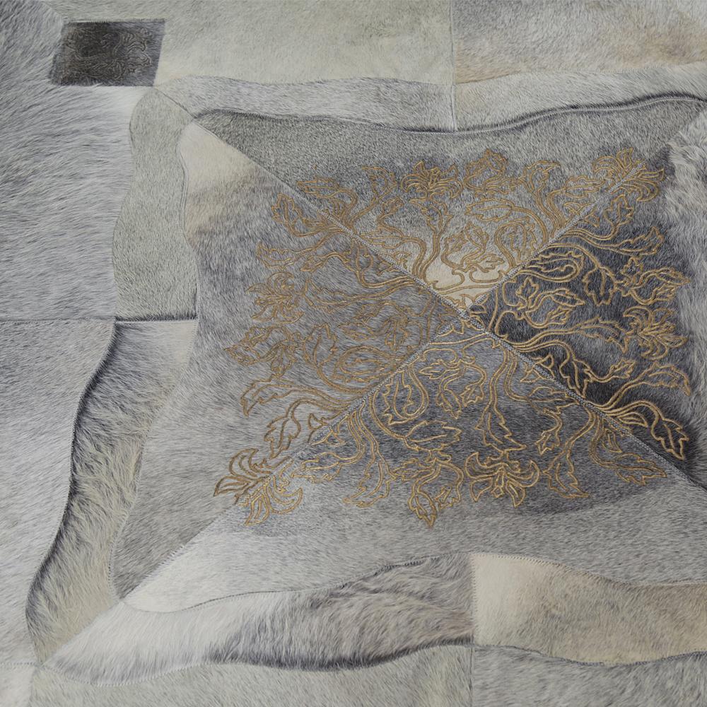 Contemporary Persian Inspired, Elegant Sueño Round Cowhide Area Floor Rug Small For Sale