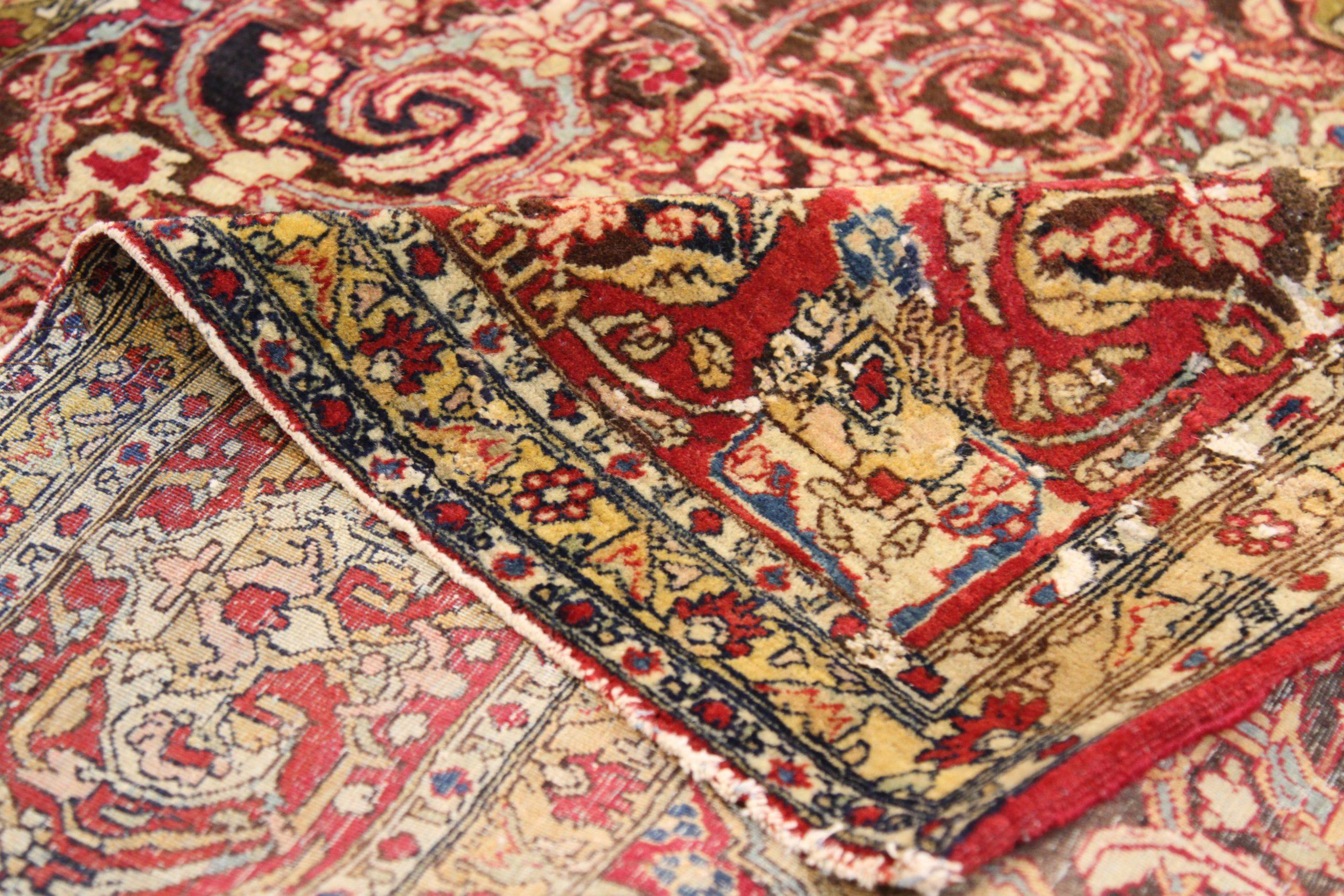 Asian Persian Isfahan Area Rugs - 13028 For Sale