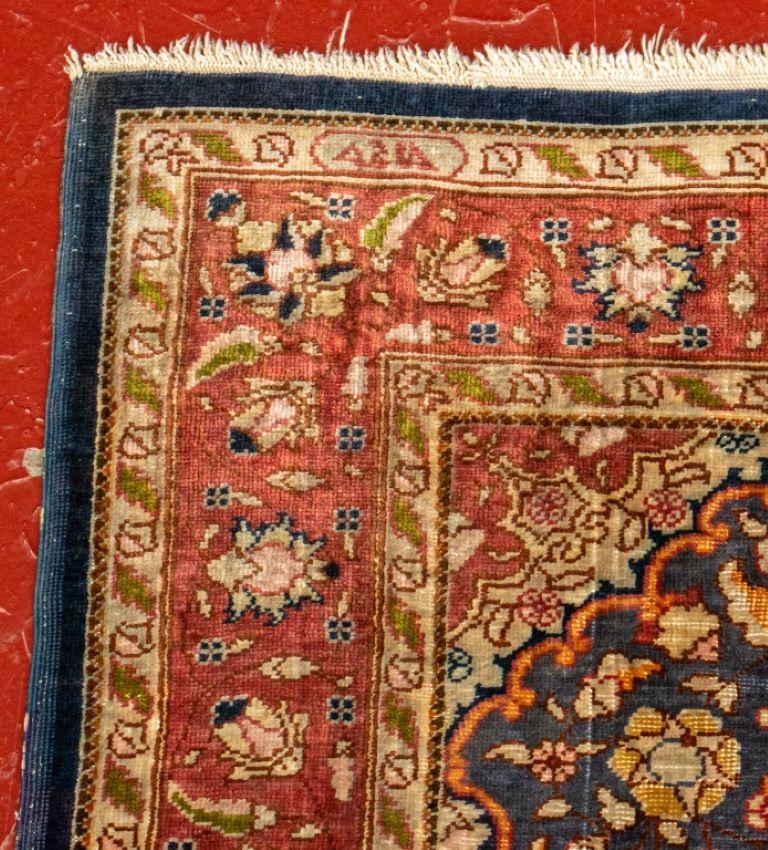 Persian Isfahan Rug 2' x 1.41' In Good Condition For Sale In New York, NY