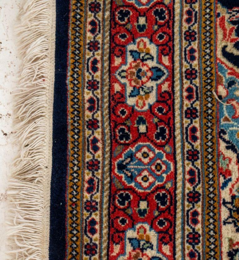 Persian Isfahan Rug 7.5' x 4' In Good Condition For Sale In New York, NY