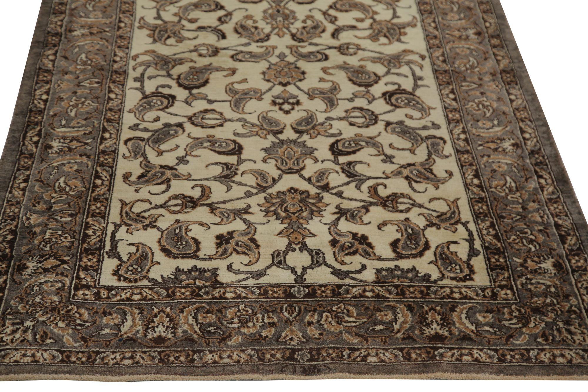 Persischer Isfahan-Läufer aus Wolle – elfenbeinfarbenes Design – 96977 im Zustand „Hervorragend“ im Angebot in Dallas, TX