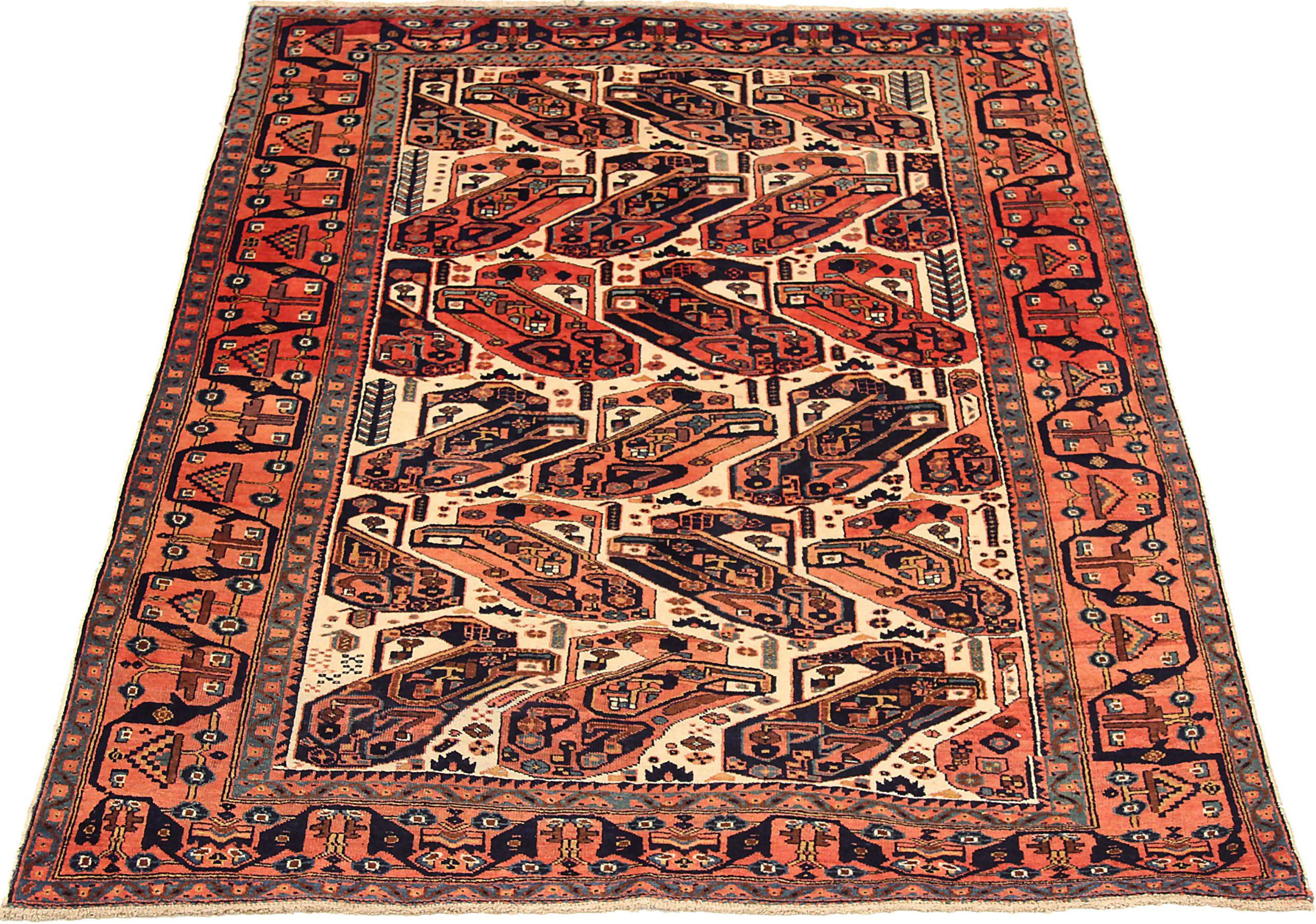 Découvrez l'élégance de l'Isfahan persan présentant un petit tapis datant de 1880 environ. Conçu avec de la laine et du Black/One, ce design exclusif est parfait pour mettre en valeur votre espace.