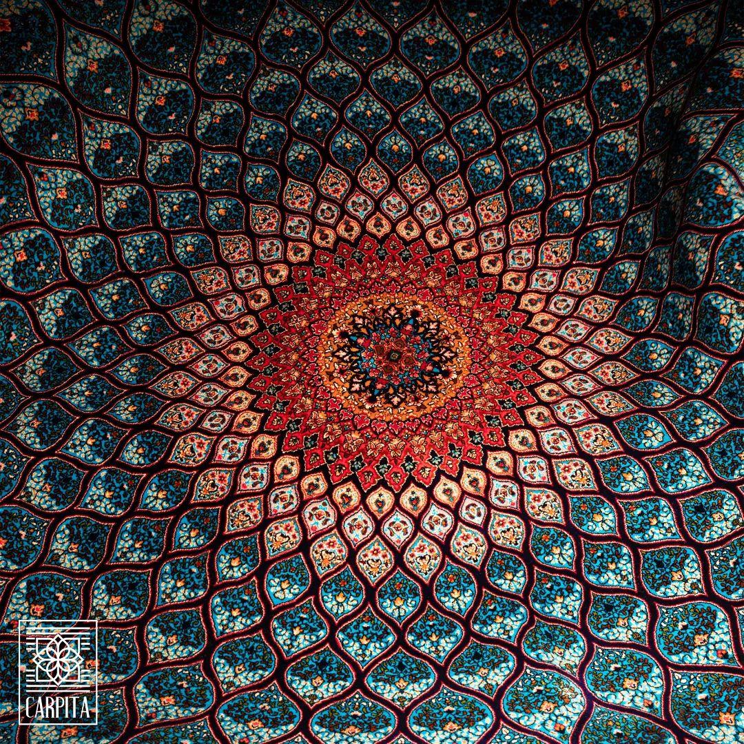 Persian Isfahan Style Blue Natural Silk Radiant Medallion Carpet, 2x2m In New Condition For Sale In Pudsey, GB