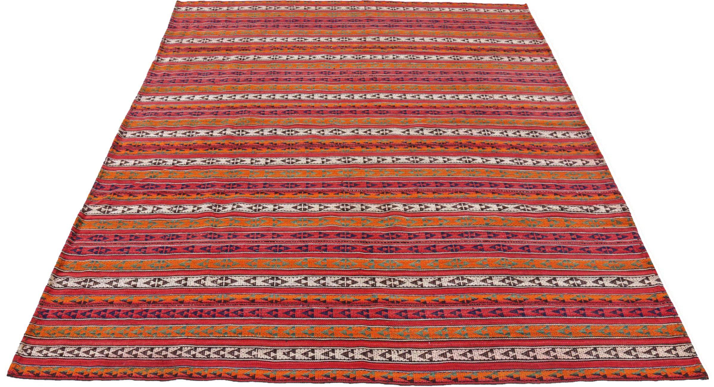 Entdecken Sie die Eleganz des persischen Jajim mit dem kleinen Teppich von CIRCA 1910. Dieses exklusive Design aus Wolle und ElfenbeinOrangePink ist perfekt, um Ihren Raum zu verschönern.