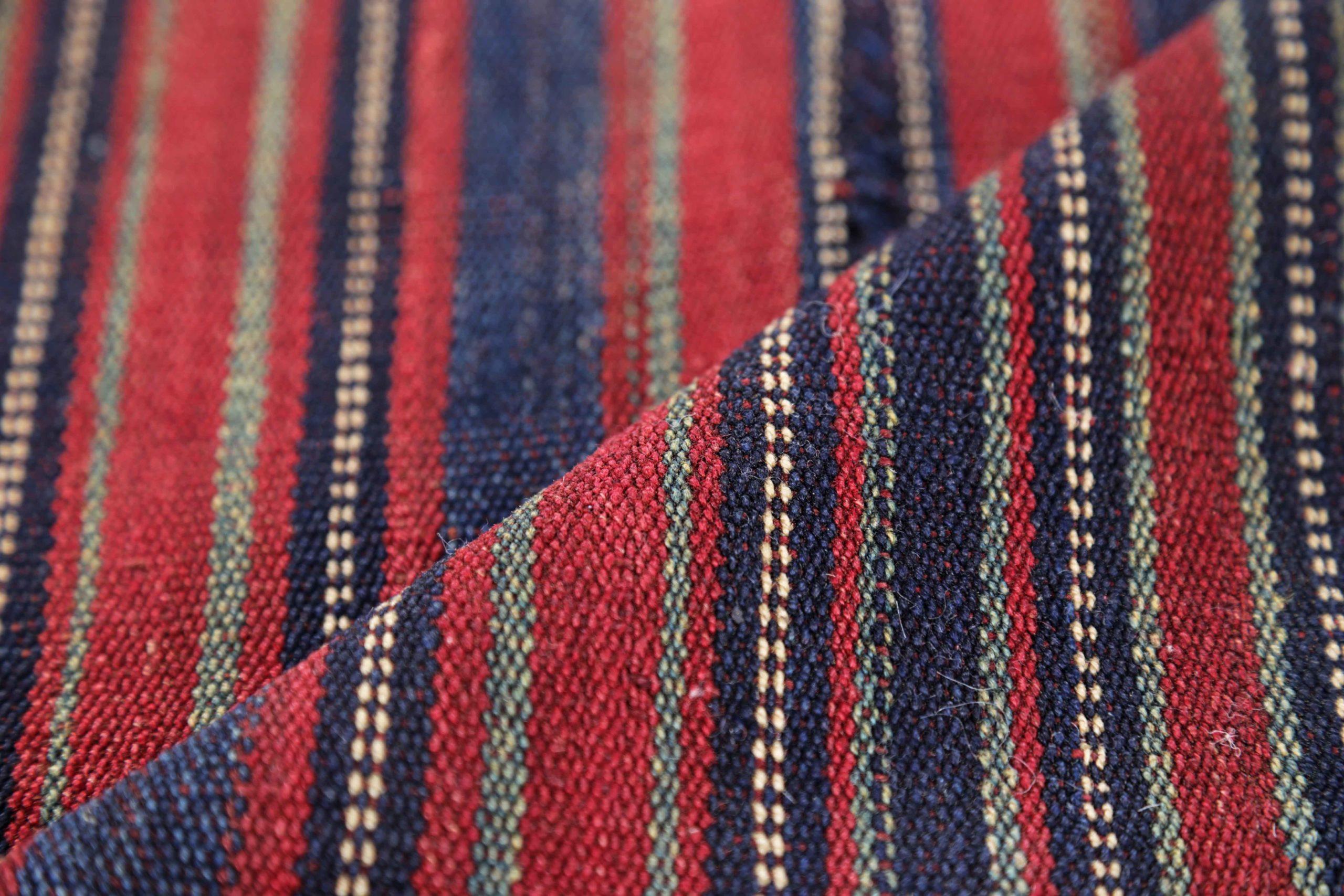 Persischer Jajim Kleiner Teppich Circa 1910 - Wolle Marineblau Rot Design - 91364 im Zustand „Hervorragend“ im Angebot in Dallas, TX