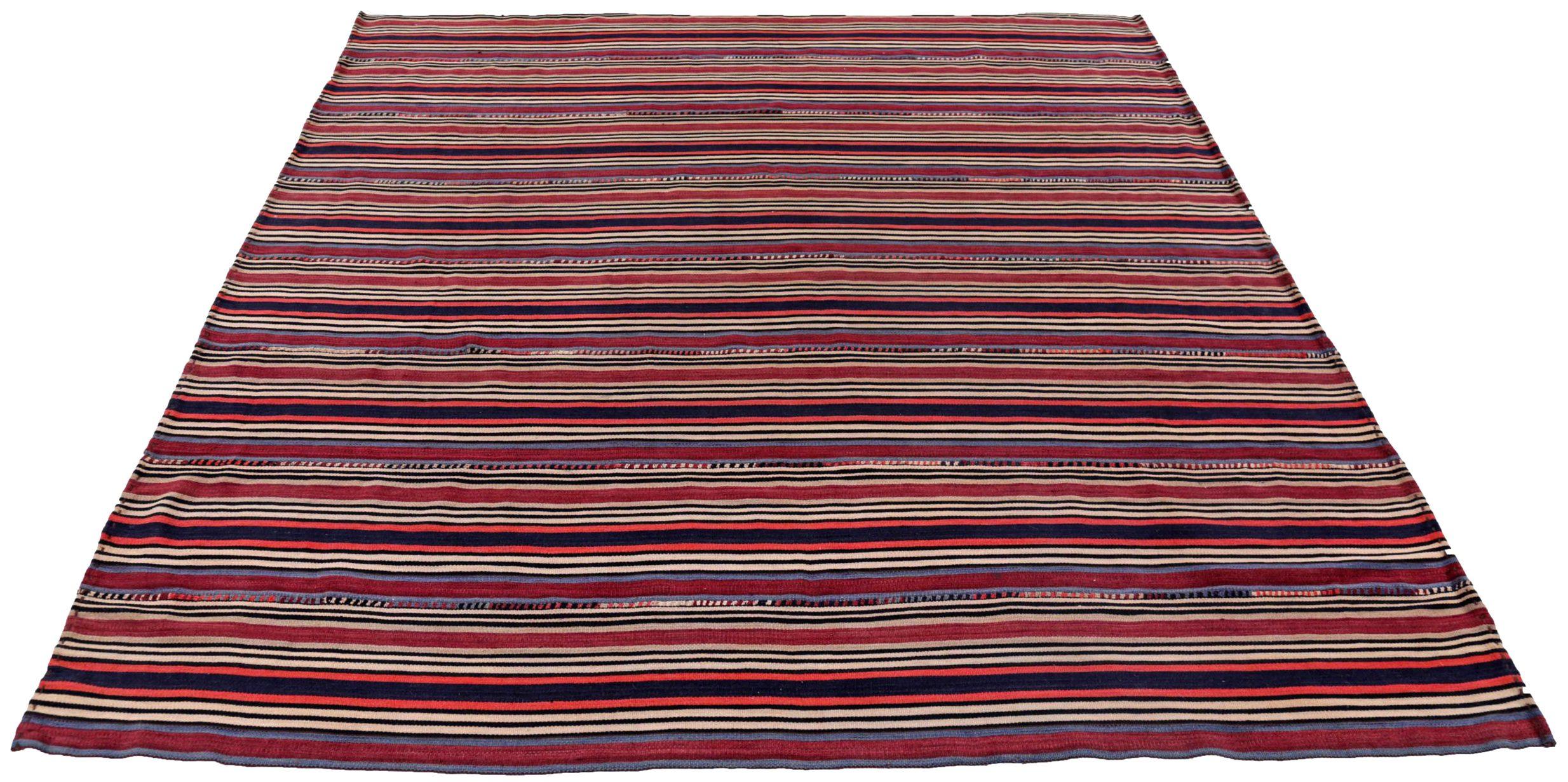 Entdecken Sie die Eleganz der persischen Jajim mit quadratischen Teppichen um 1910. Dieses exklusive Design aus Wolle und Blau-Elfenbein-Rosa ist perfekt, um Ihren Raum zu verschönern.