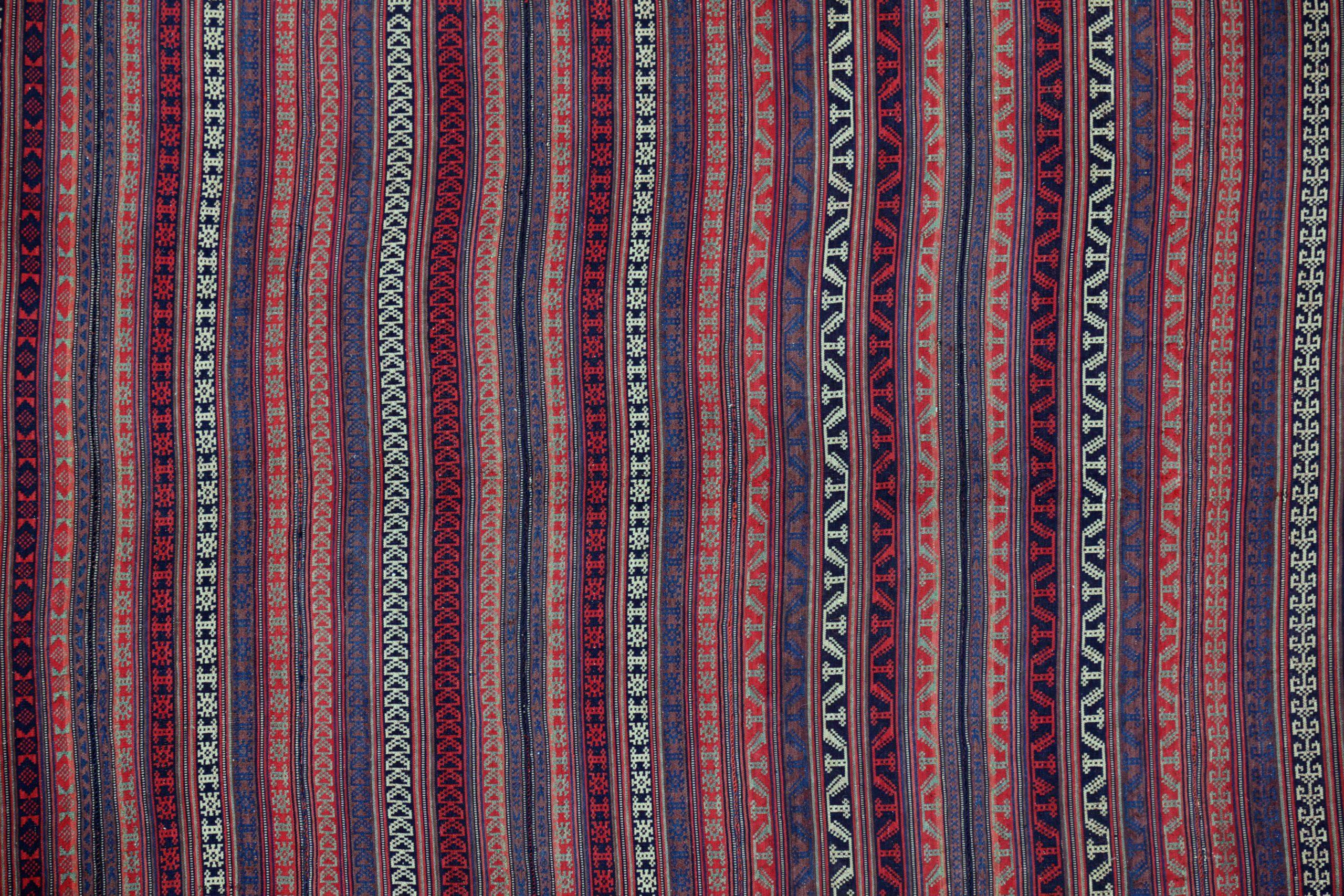 Persische Jajim Quadratische Teppiche Circa 1910 - Wolle Blau Elfenbein Rot Design - 91340 (Asiatisch) im Angebot