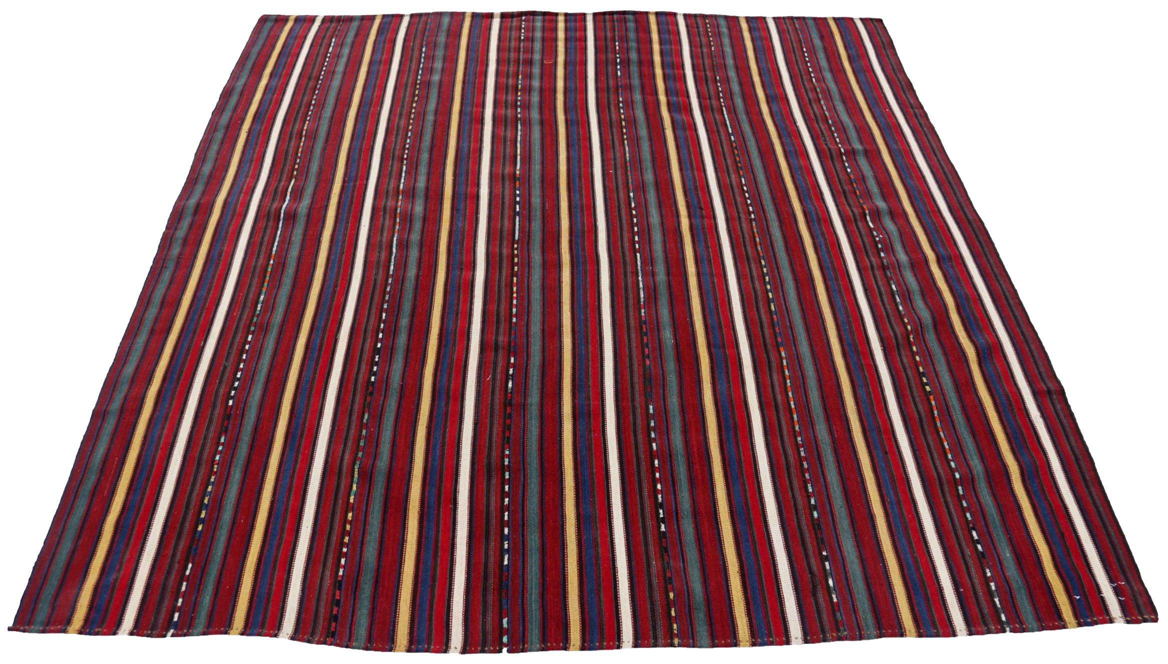 Scopri l'eleganza dei tappeti persiani Jajim quadrati del 1910. Progettato con lana e blu-avorio-rosso-giallo, questo design esclusivo è perfetto per valorizzare il tuo spazio.