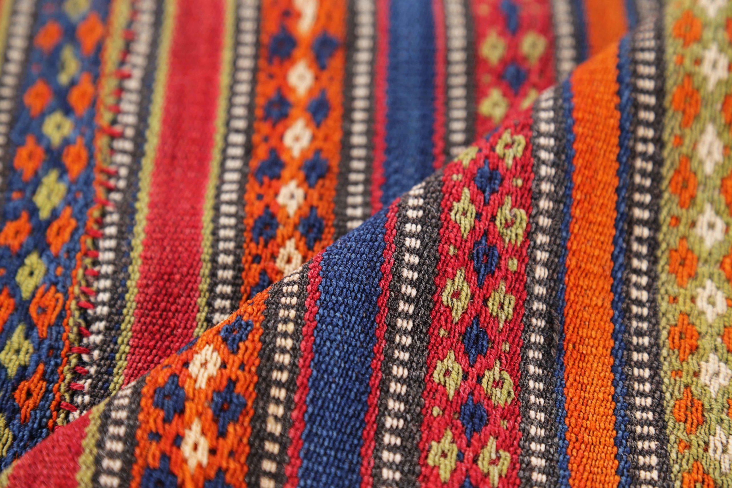 Persische Jajim Square Area Teppiche CIRCA 1910 - Wolle Blau Orange Rot Gelb - 91371 im Zustand „Hervorragend“ im Angebot in Dallas, TX
