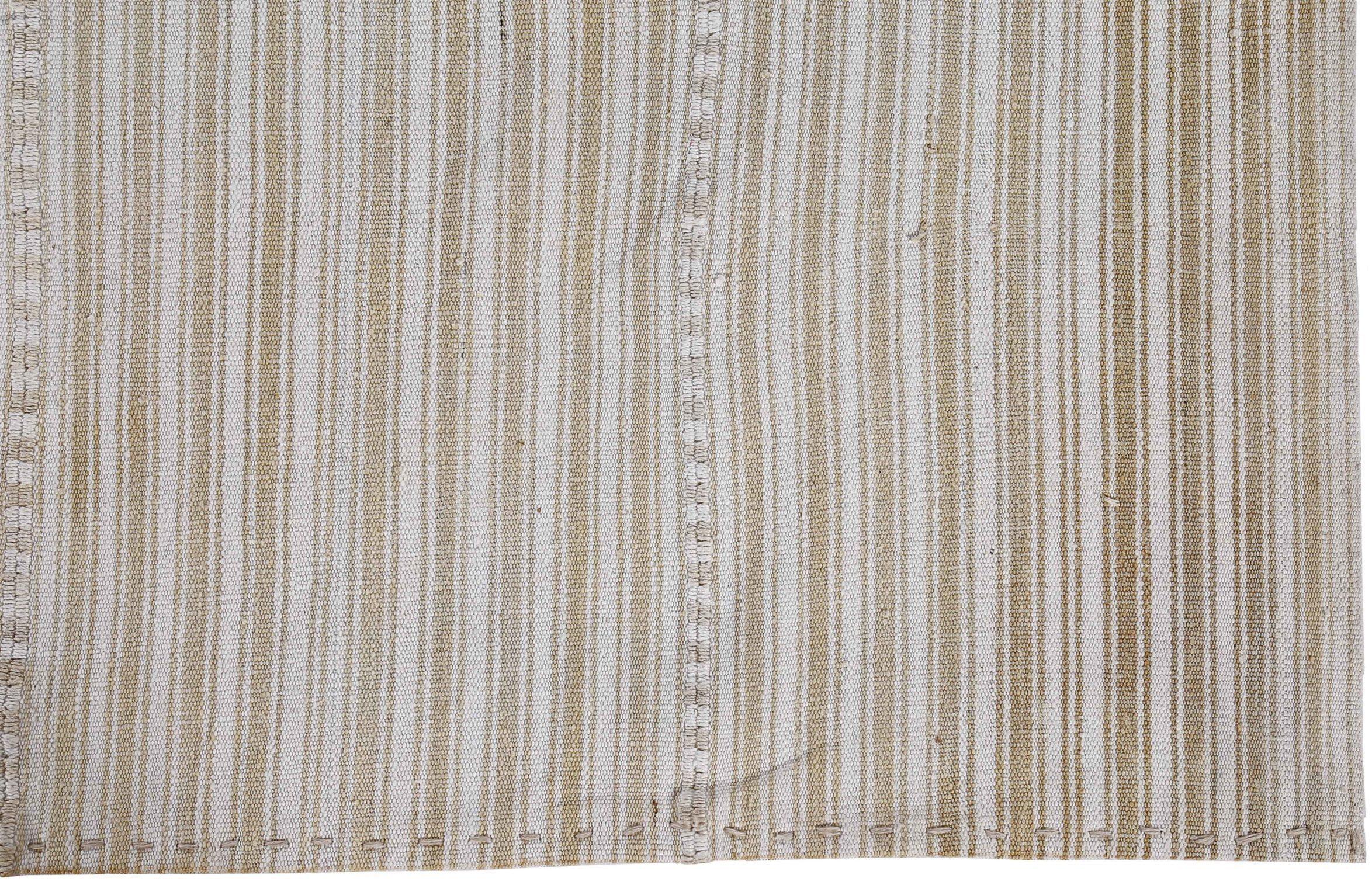 Persische Jajim Quadratische Teppiche CIRCA 1910 - Wolle Braun Elfenbein Design - 91120 im Zustand „Hervorragend“ im Angebot in Dallas, TX