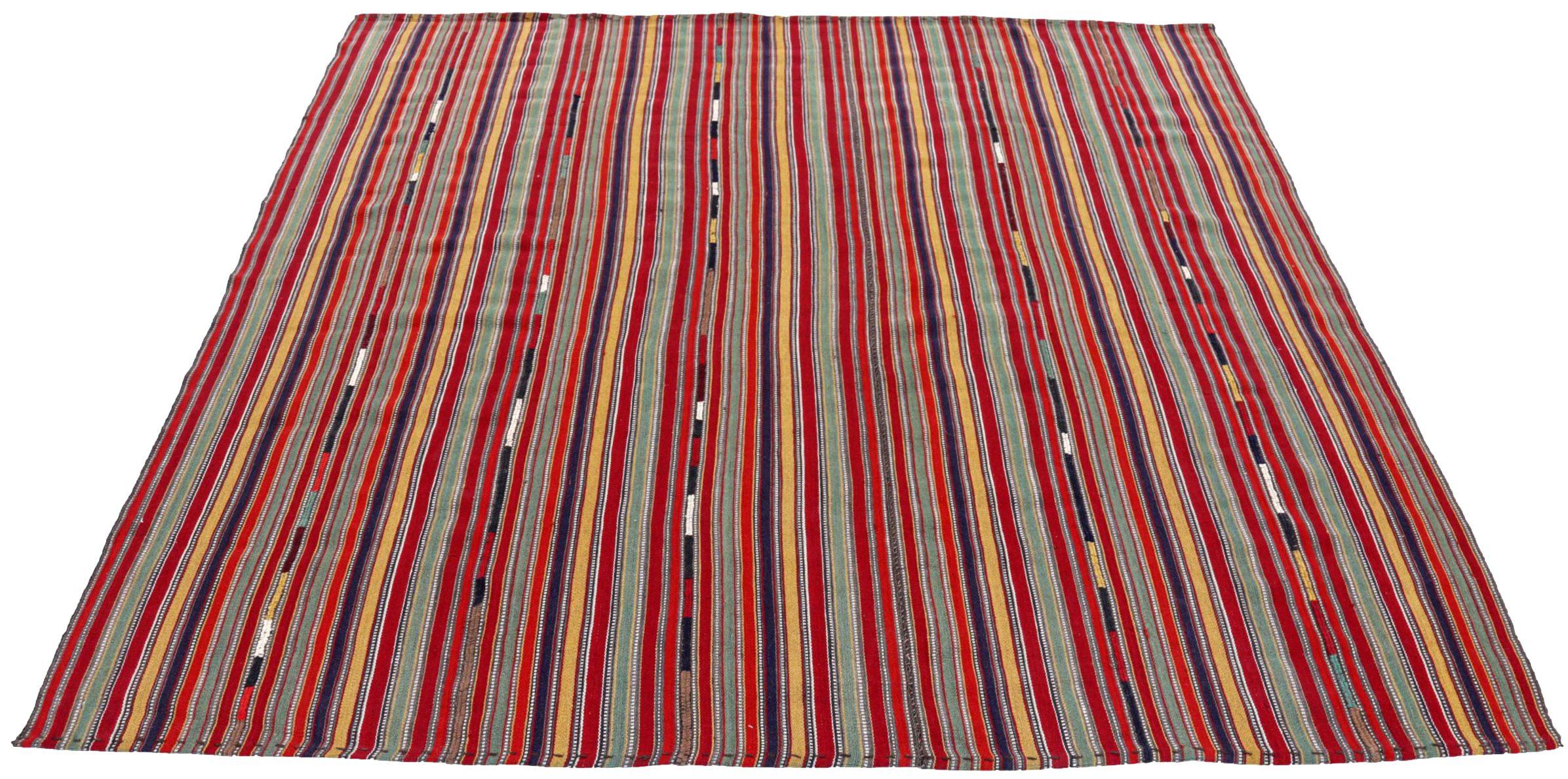 Scopri l'eleganza dei tappeti persiani Jajim quadrati del 1910. Progettato con lana e blu navy-giallo rosso, questo design esclusivo è perfetto per valorizzare il tuo spazio.
