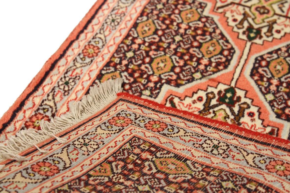 Persischer Karajeh-Läufer Circa 1910 - Wolle Blau Elfenbein Rot 71996 (Asiatisch) im Angebot