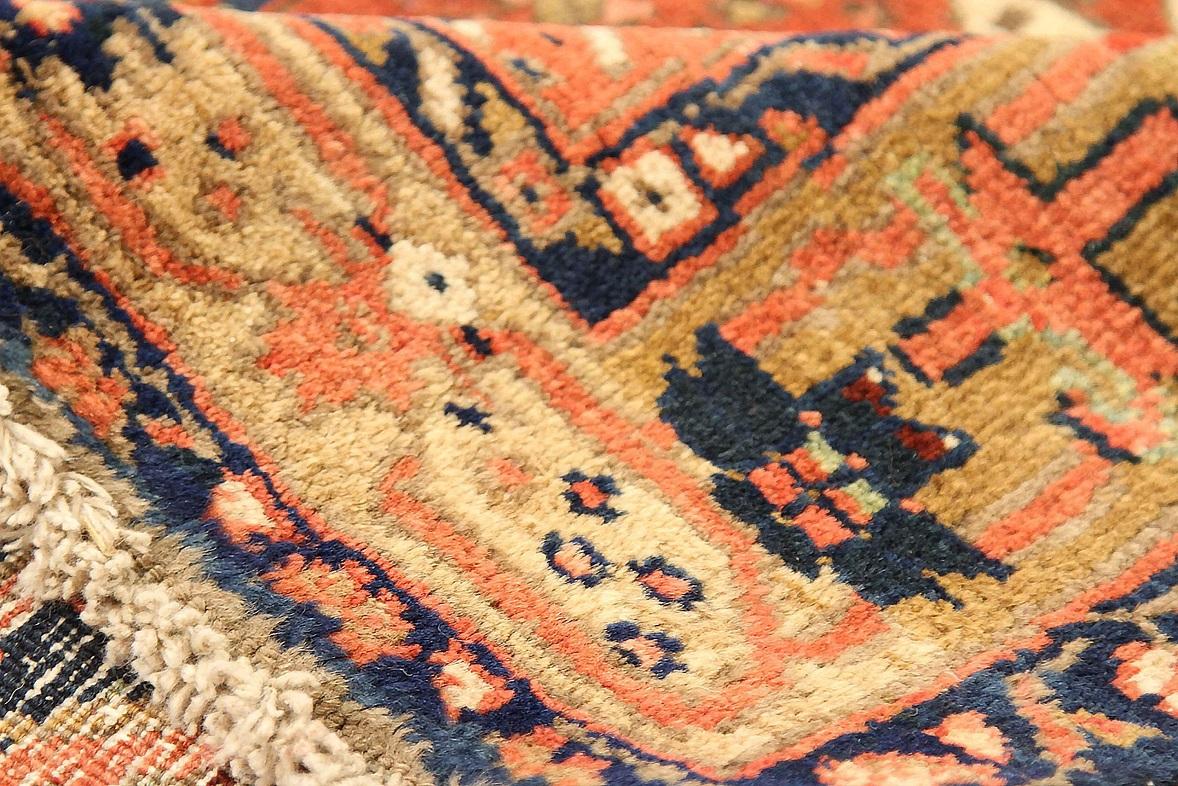 Tappeto Persiano Karajeh Runner Circa 1910 - Lana Blu Rosso Giallo 71432 In condizioni ottime in vendita a Dallas, TX