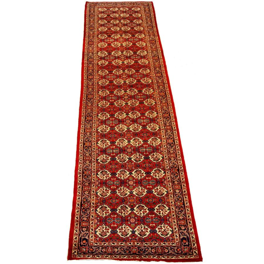 Scopri l'eleganza del Kashan persiano, caratterizzato da una splendida lavorazione artigianale del 1880 circa. Progettato con una meticolosa attenzione ai dettagli, questo design esclusivo è perfetto per valorizzare il tuo spazio.