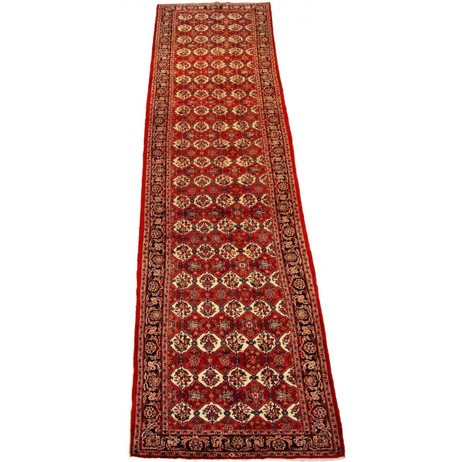 Scopri l'eleganza del Kashan persiano, caratterizzato da una splendida lavorazione artigianale del 1880 circa. Progettato con una meticolosa attenzione ai dettagli, questo design esclusivo è perfetto per valorizzare il tuo spazio.