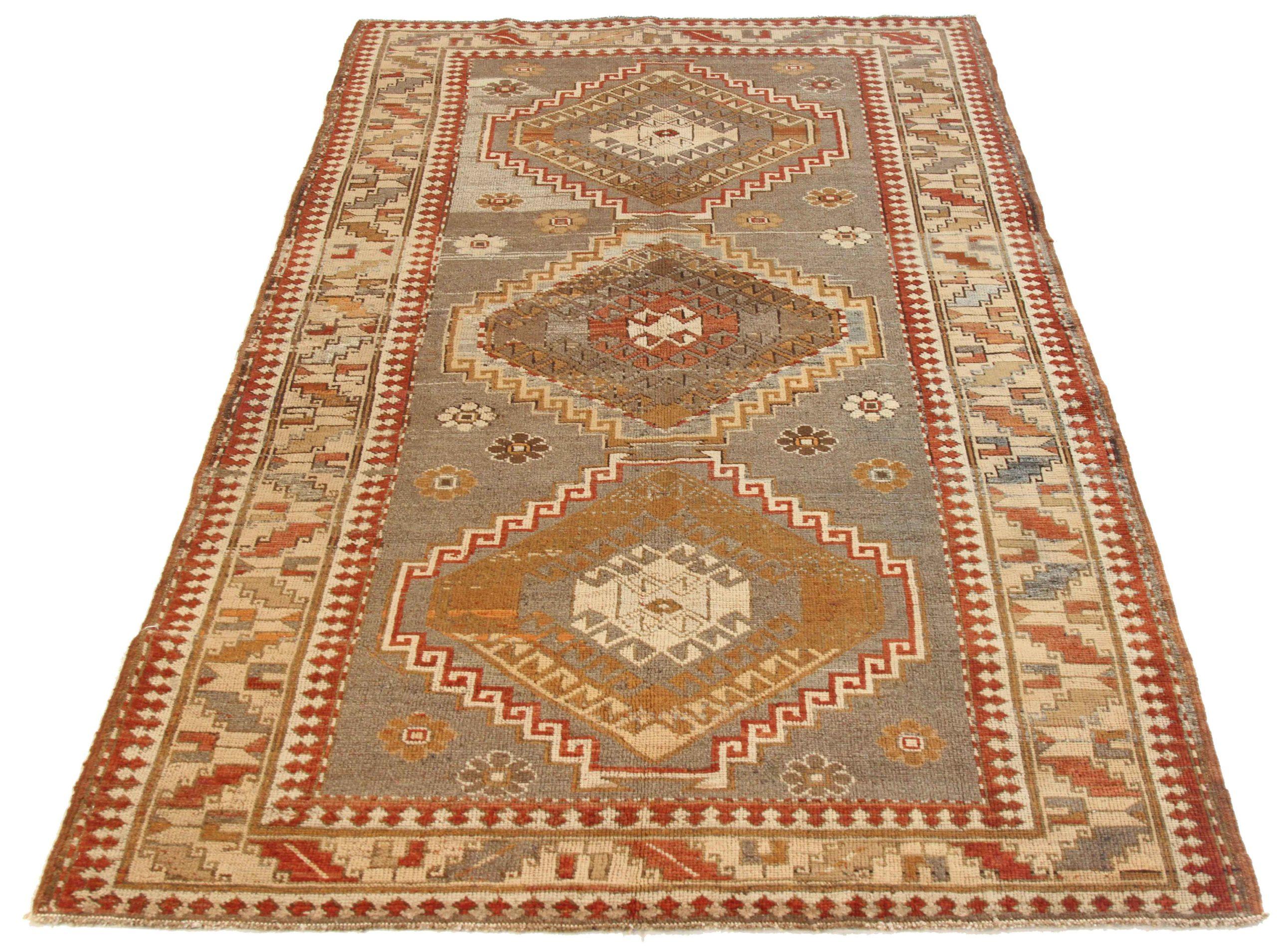 Discover the elegance of Persian Kazak featuring Area Rugs. Designed with meticulous attention to detail, this exclusive design is perfect for enhancing your space.