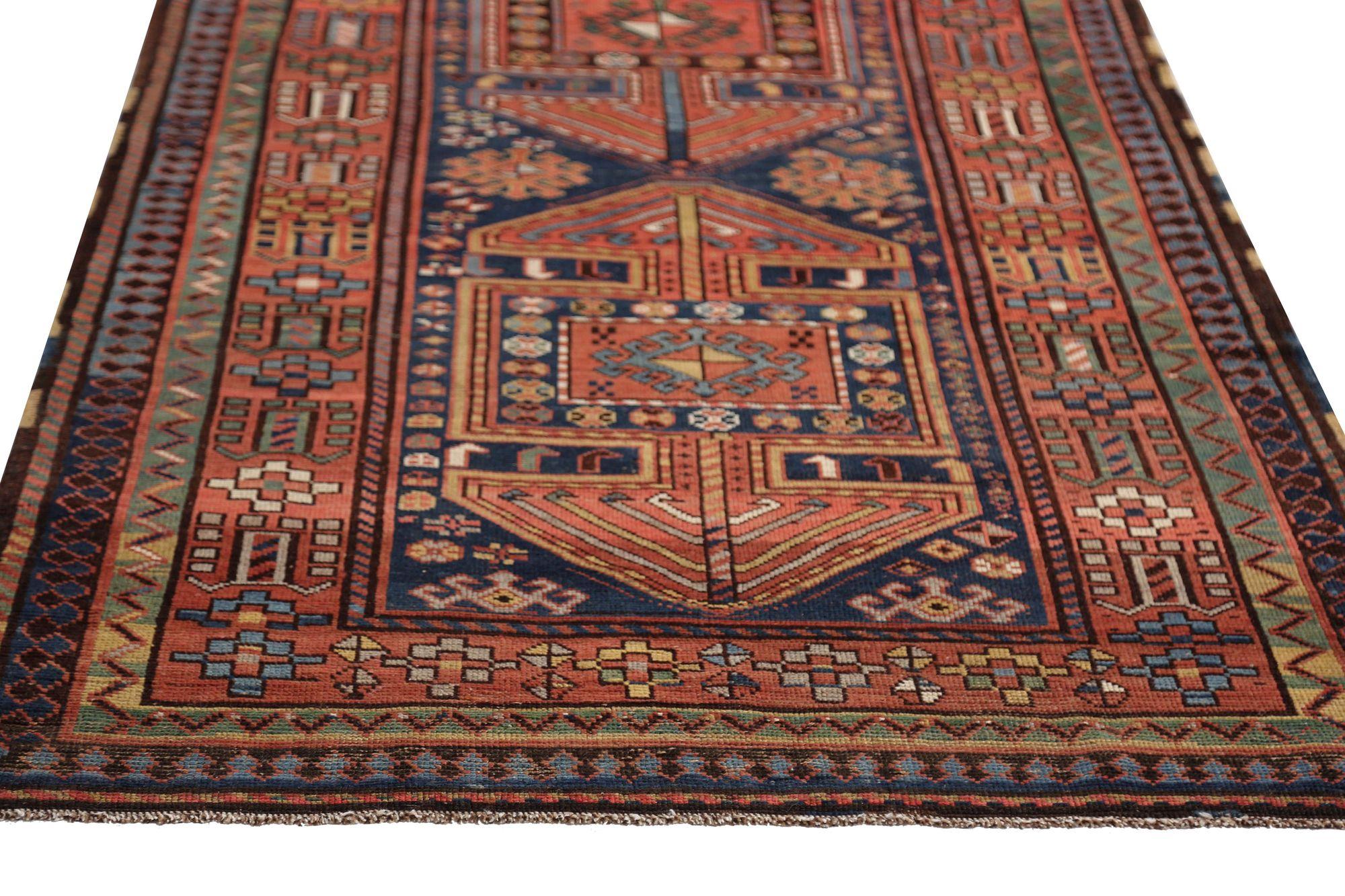 Persischer Kazak-Läufer aus Wolle in Marineblau und Rot mit Design - 97164 (20. Jahrhundert) im Angebot