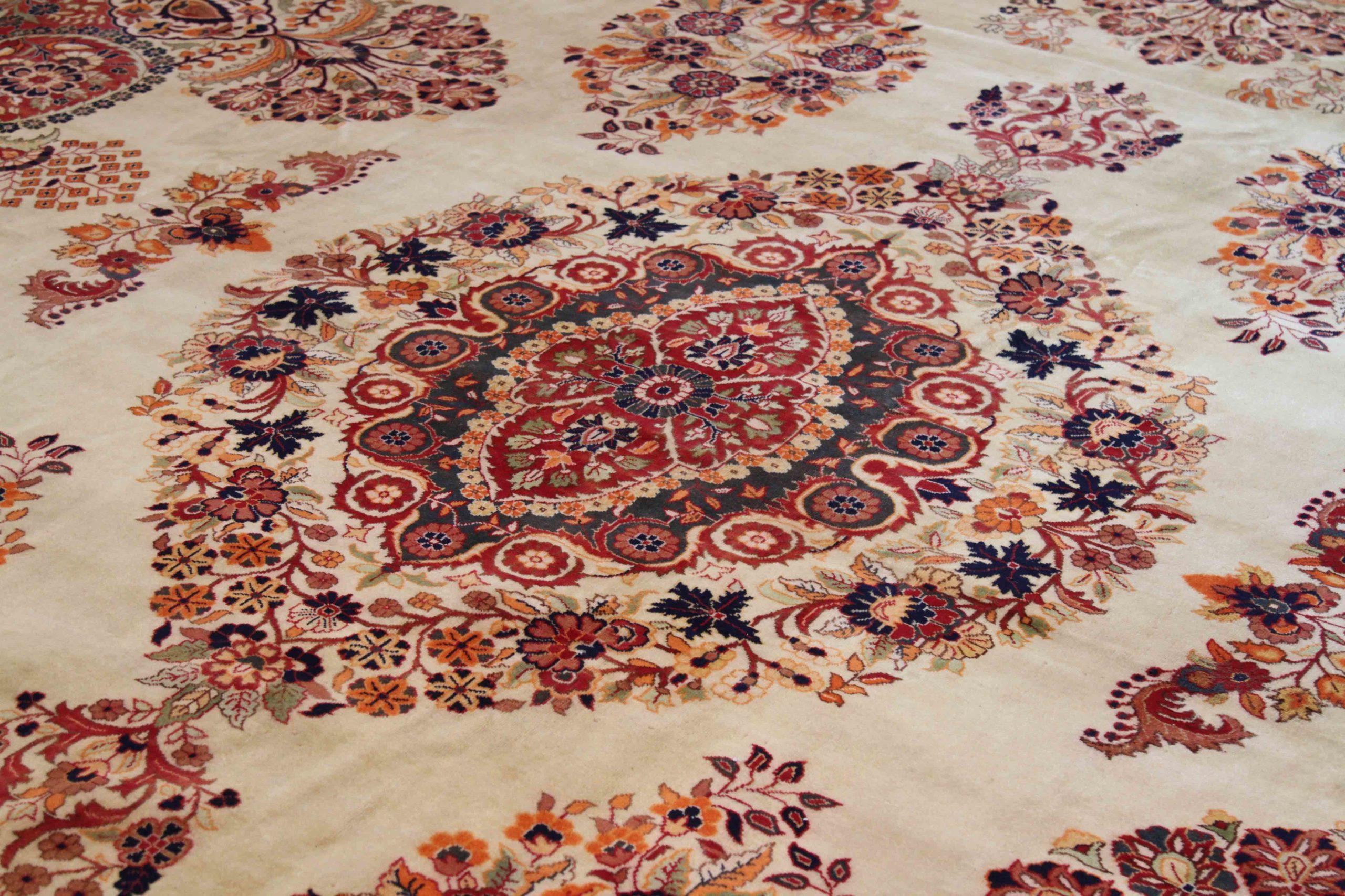 Tappeto persiano Kerman Over Size Circa 1940 - Lana Blu Avorio Rosso 70604 In condizioni ottime in vendita a Dallas, TX
