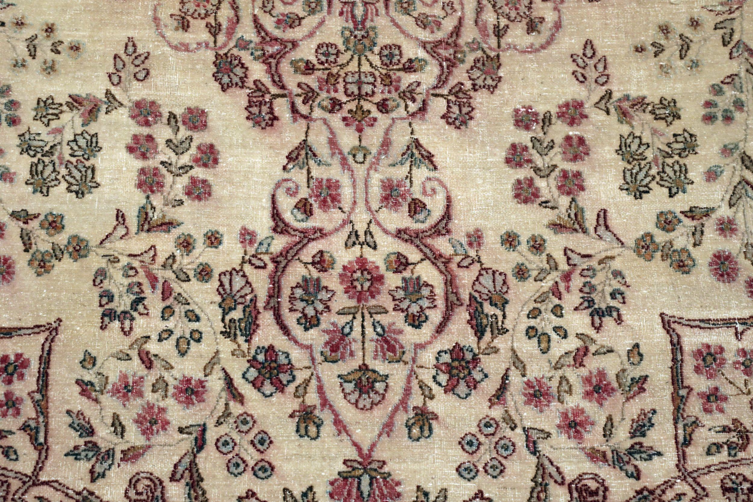 Persischer Kerman Over Size-Teppich - Wolle Elfenbeinrosa Design - 94541 im Zustand „Hervorragend“ im Angebot in Dallas, TX