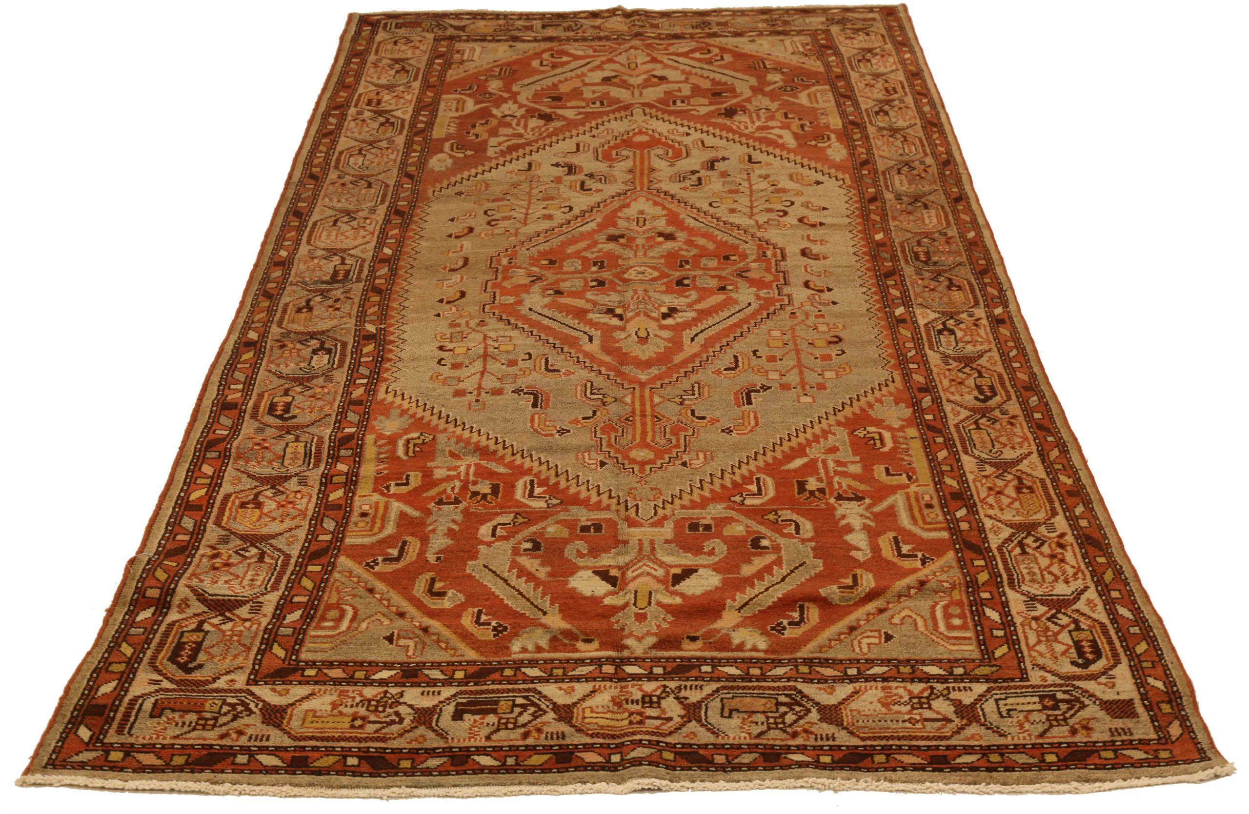 Découvrez l'élégance des tapis persans Eleg en vedette. Conçu avec une attention méticuleuse aux détails, ce design exclusif est parfait pour mettre en valeur votre espace.