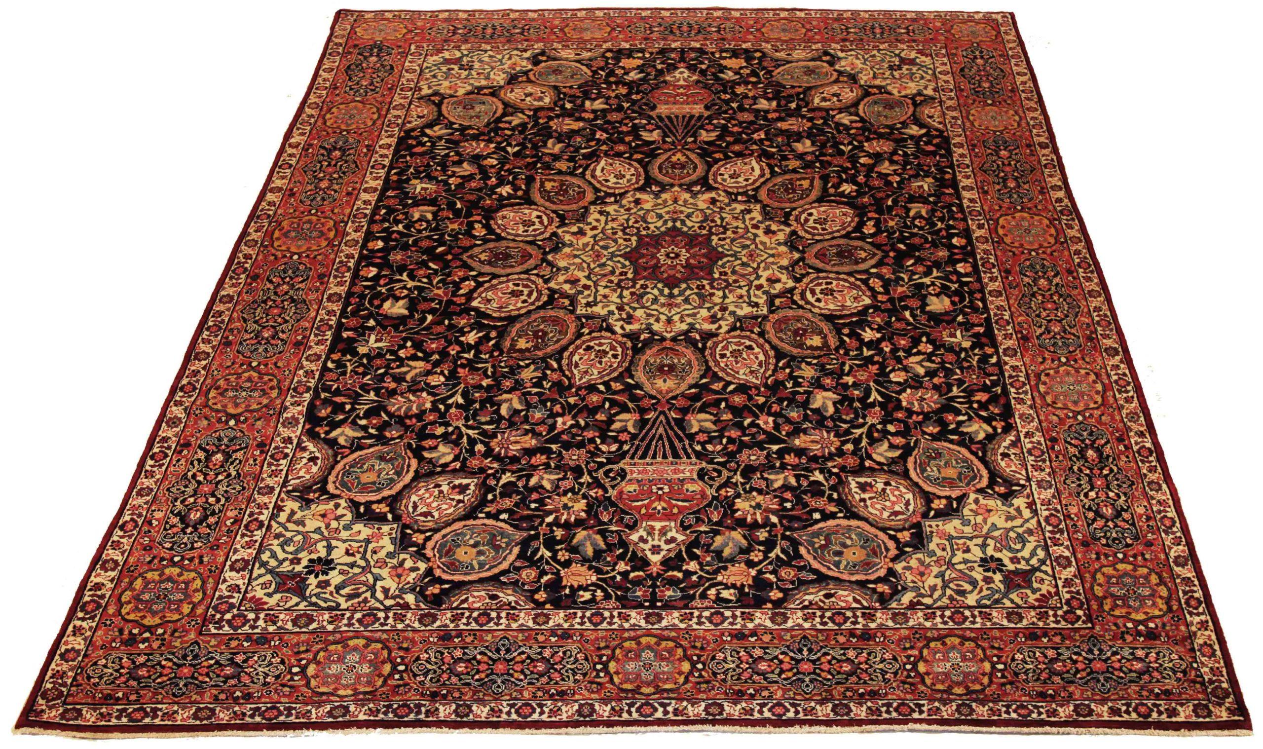Descubre la elegancia del Khoi persa con su bella artesanía de Circa 1880. Diseñado con meticulosa atención al detalle, este diseño exclusivo es perfecto para realzar tu espacio.