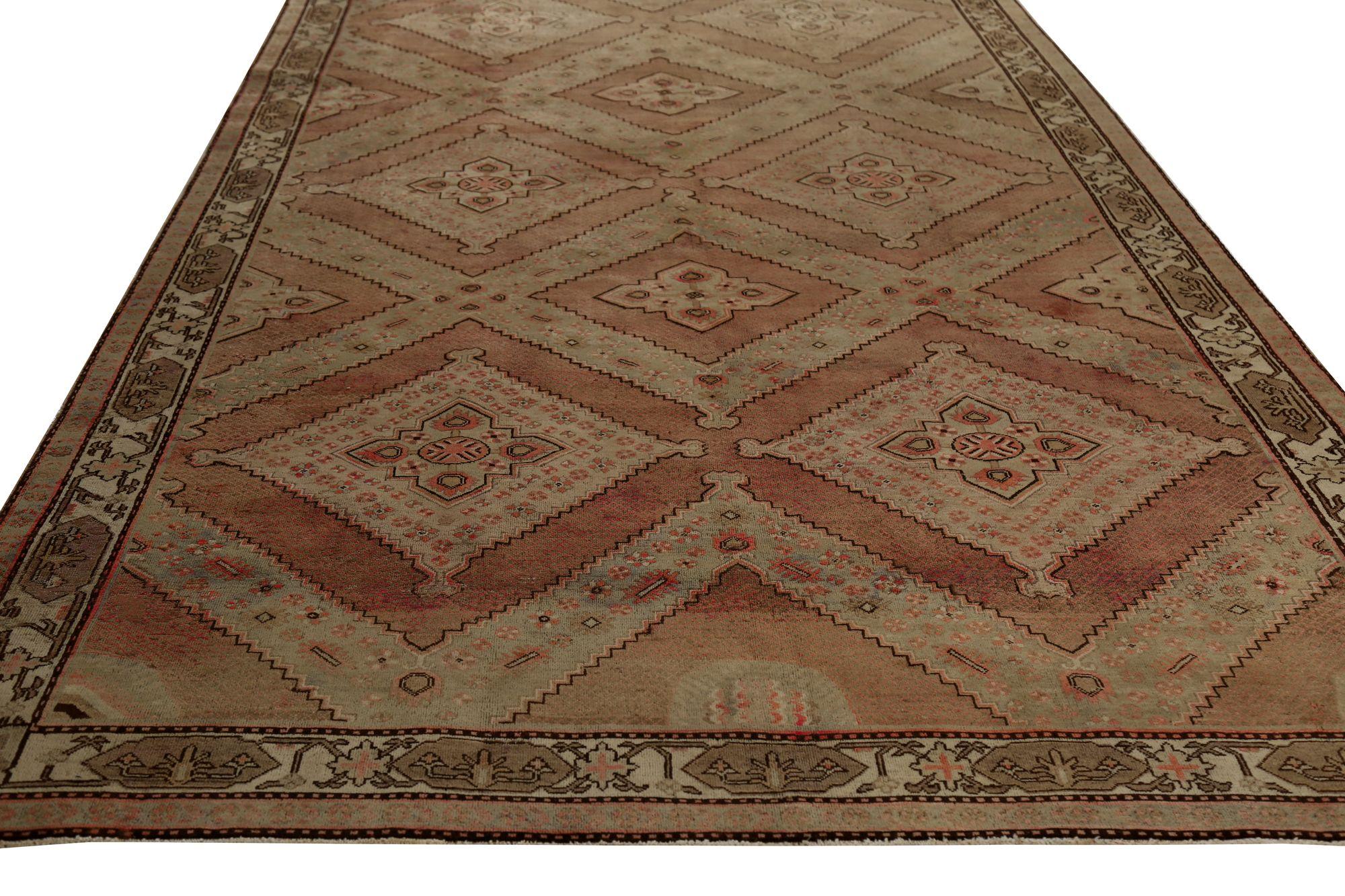 Persische Khotan-Teppiche - Wolle in Grün und Rosa mit Design - 96746 (Irakisch) im Angebot