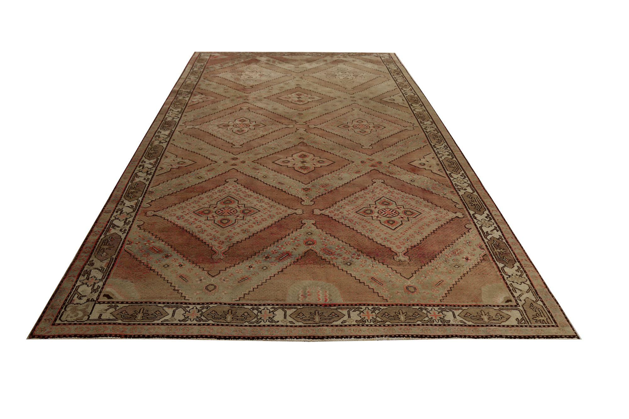 Persische Khotan-Teppiche - Wolle in Grün und Rosa mit Design - 96746 (20. Jahrhundert) im Angebot