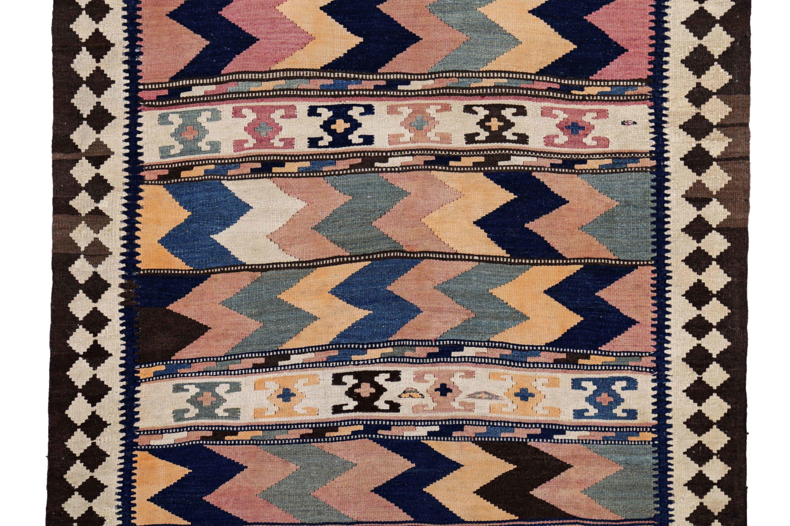 Persische Kilim Area Rugs CIRCA 1910 - Wolle Schwarz Blau Elfenbein Rosa Gelb - 91546 (Asiatisch) im Angebot