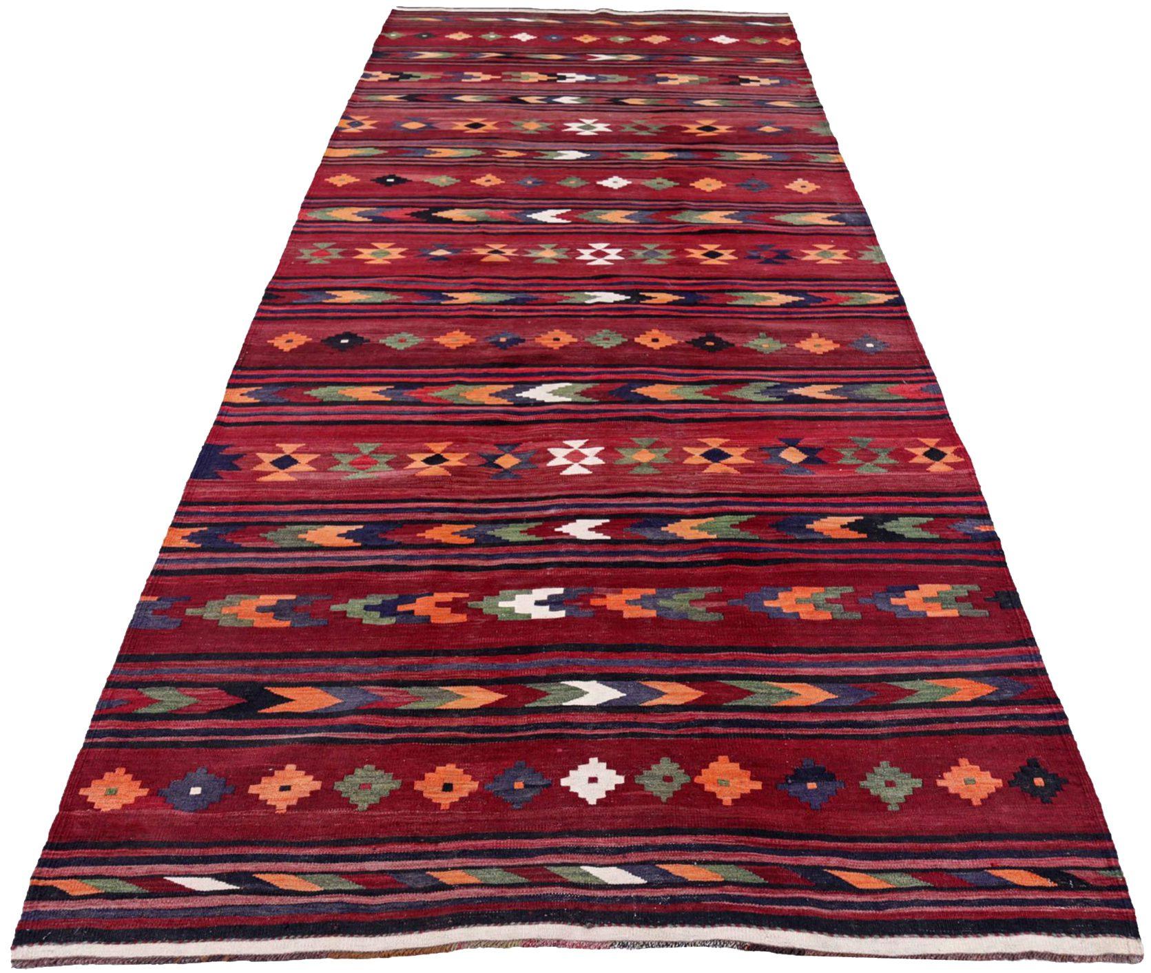 Découvrez l'élégance des Rug & Kilim persans présentant des tapis de zone de Circa 1910. Conçu avec de la laine et du bleu-vert-ivoire-orange-rouge-jaune, ce design exclusif est parfait pour mettre en valeur votre espace.