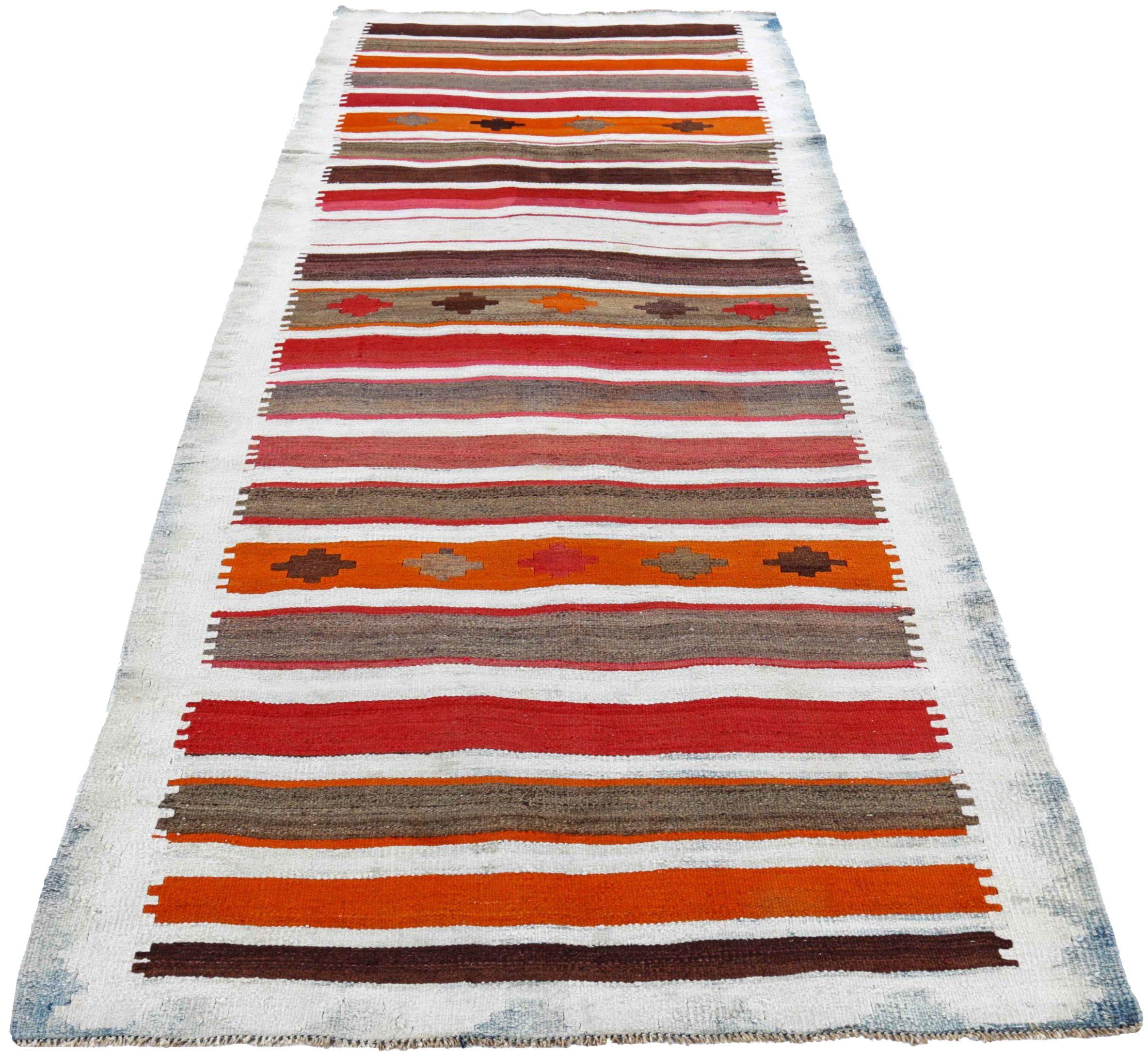 Entdecken Sie die Eleganz der persischen Kilim mit Teppichen um 1910. Dieses exklusive Design aus Wolle und GrünElfenbeinOrangeRot ist perfekt, um Ihren Raum zu verschönern.