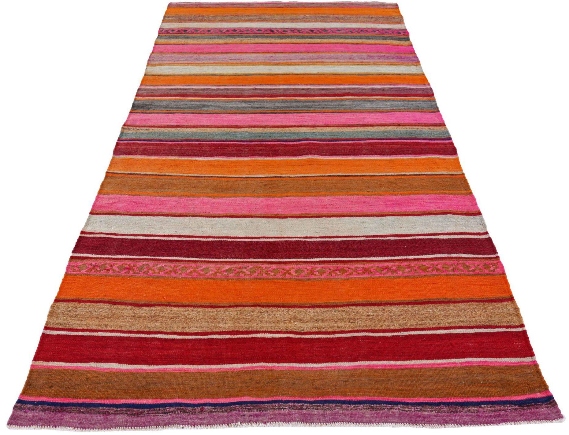 Entdecken Sie die Eleganz der persischen Kilim mit Teppichen um 1910. Dieses exklusive Design aus Wolle und ElfenbeinOrangePinkRot ist perfekt, um Ihren Raum zu verschönern.