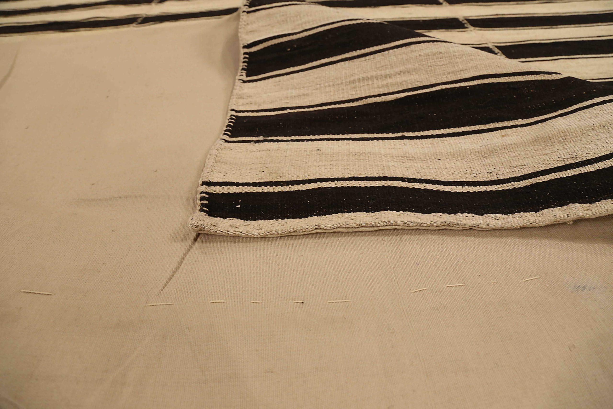 Tappeti persiani Kilim Circa 1940 - Lana Marrone Avorio 72863 In condizioni ottime in vendita a Dallas, TX