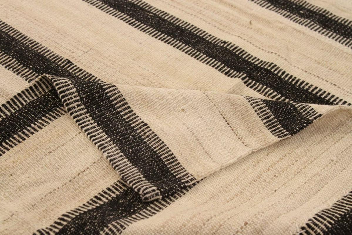 Persian Kilim Area Rugs Circa 1990 - 68883 In Excellent Condition For Sale In Dallas, TX