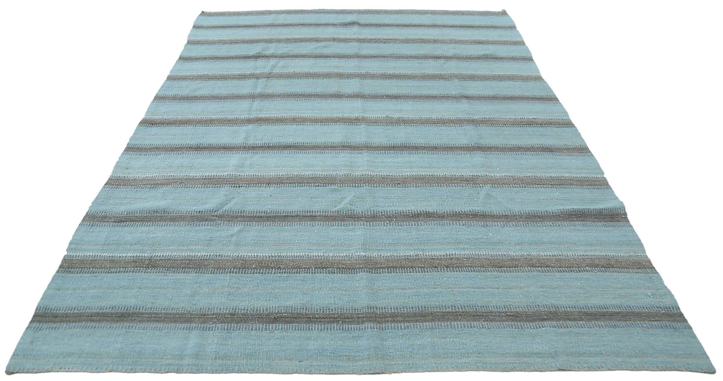 Découvrez l'élégance des Rug & Kilim persans présentant des tapis de zone de Circa 1990. Conçu avec de la laine et du BlueBrown, ce design exclusif est parfait pour mettre en valeur votre espace.