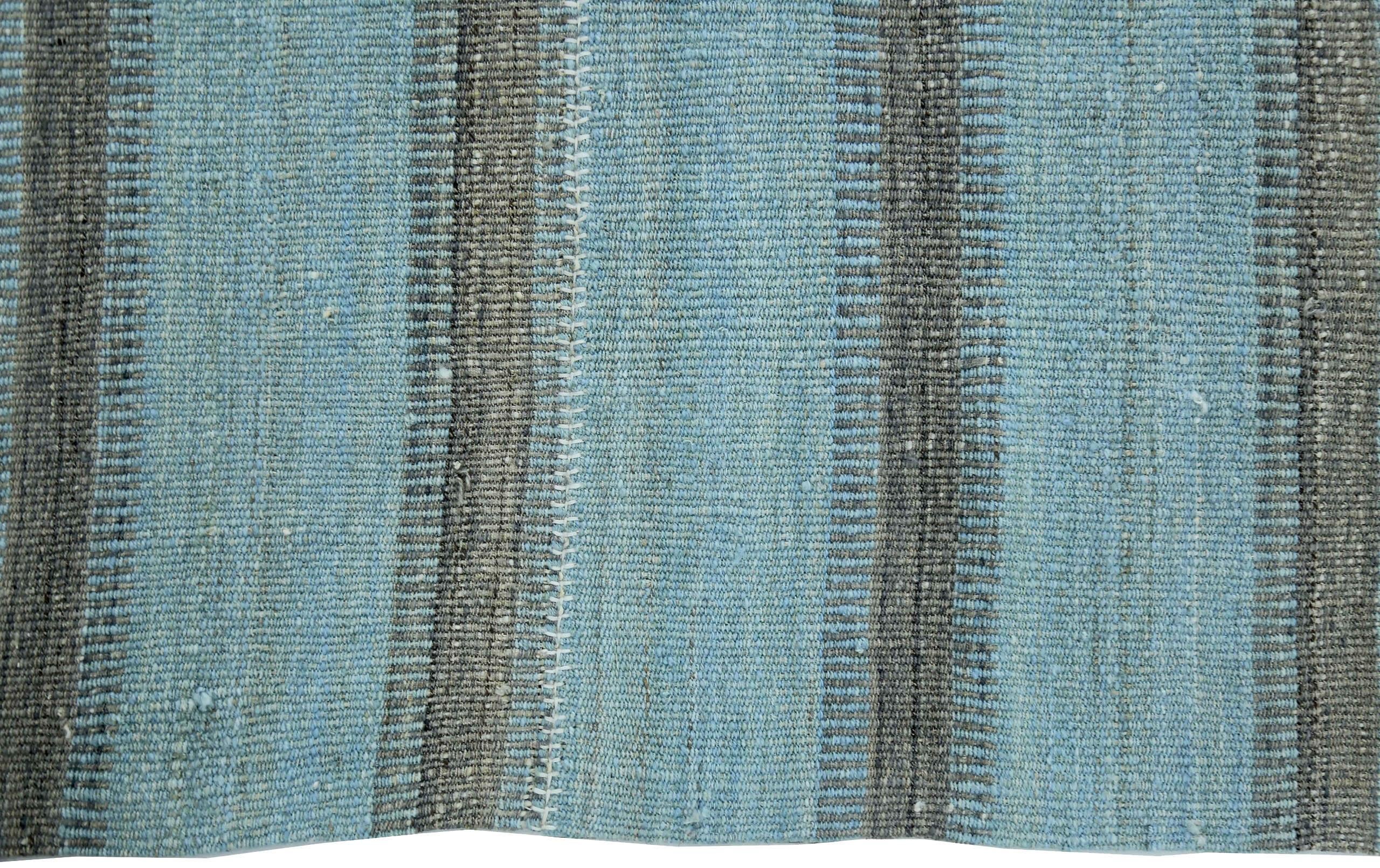 20ième siècle Tapis Kilim Persan Circa 1990 - Laine Bleu Brown Design - 89066 en vente