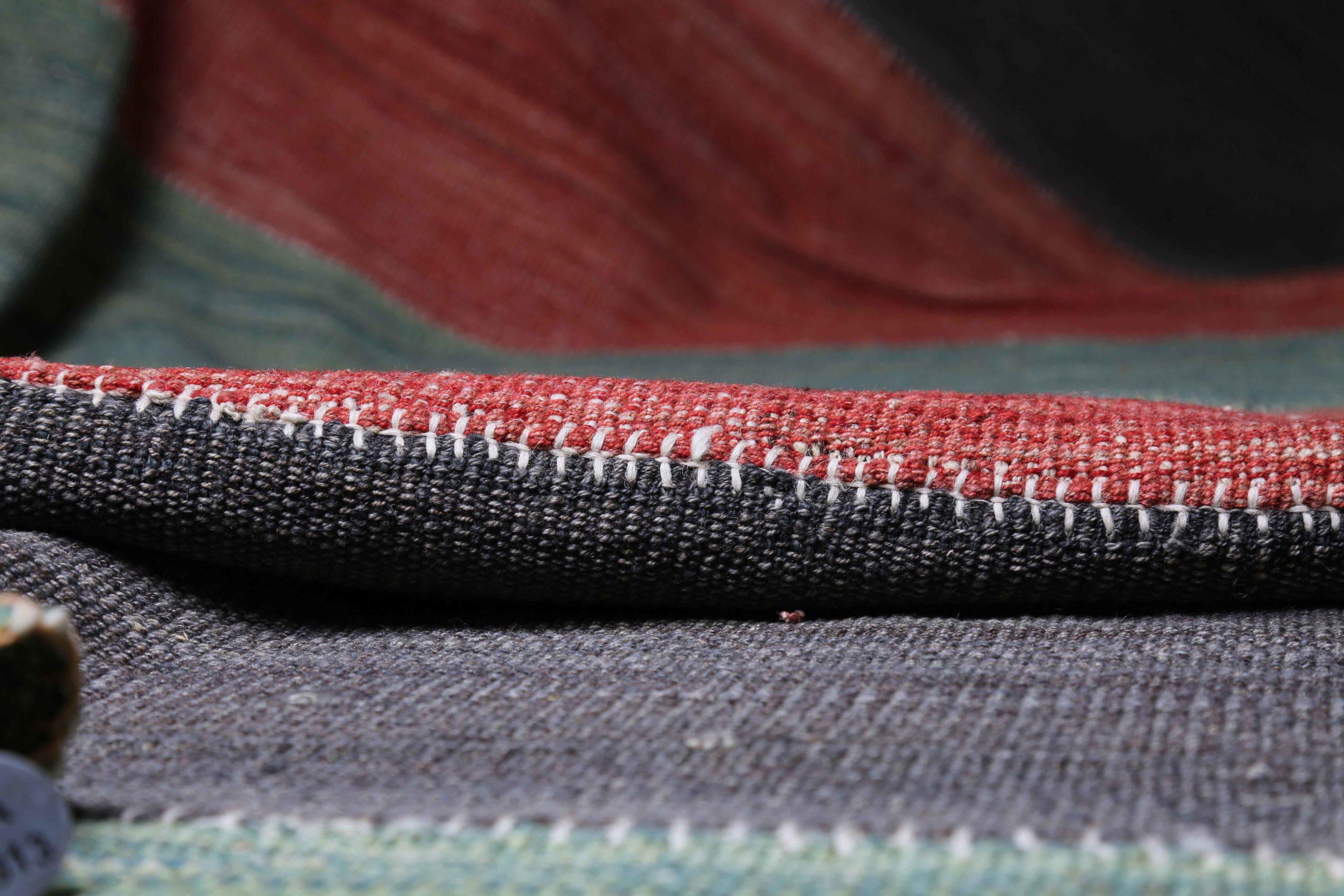 Asiatique Tapis Kilim Persan Circa 1990 - Laine Brown Green Red Design - 89040 en vente
