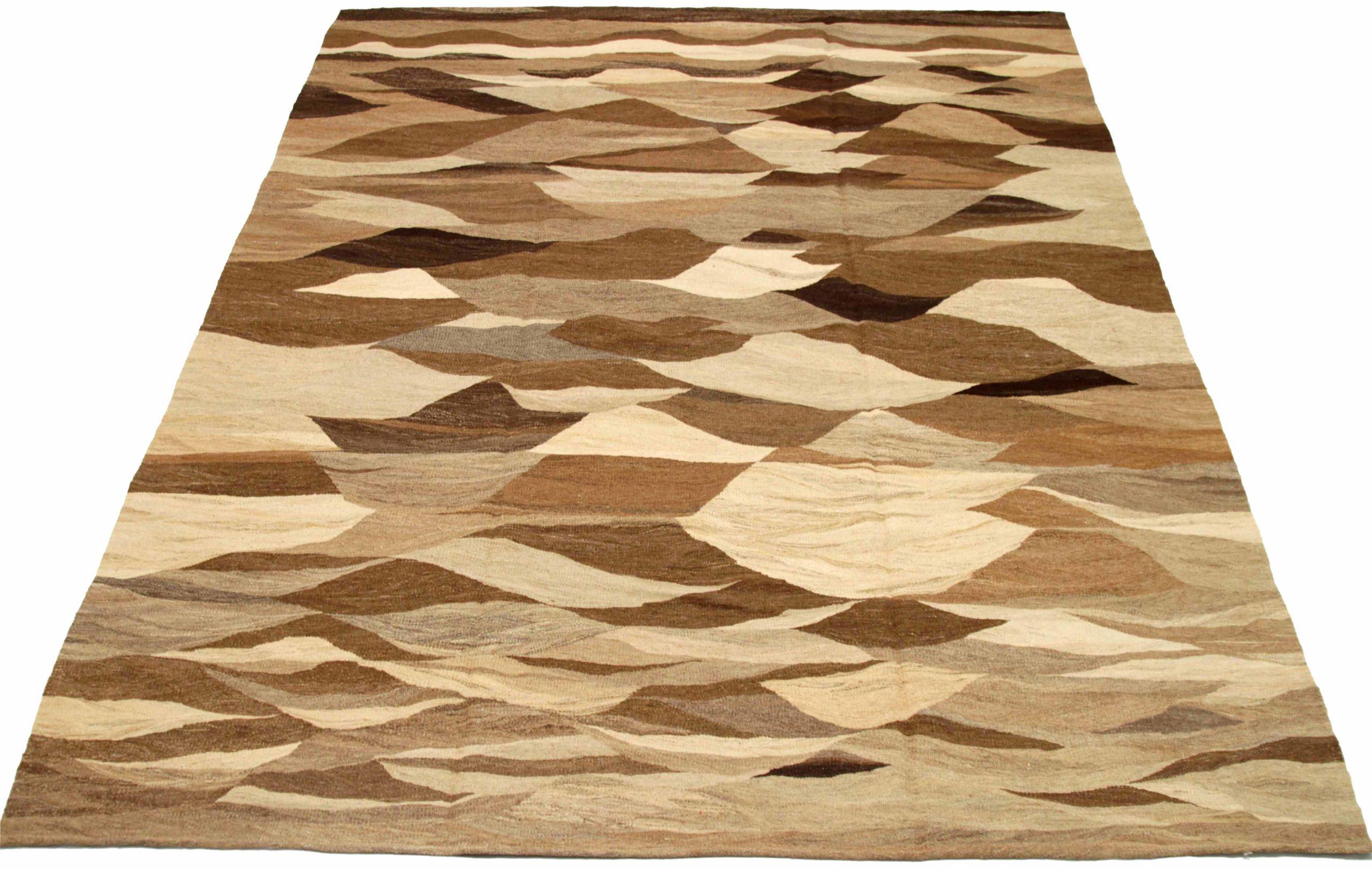 Scopri l'eleganza dei tappeti persiani Rug & Kilim del 1990. Progettato con lana e marrone-avorio-tortora, questo design esclusivo è perfetto per valorizzare il tuo spazio.