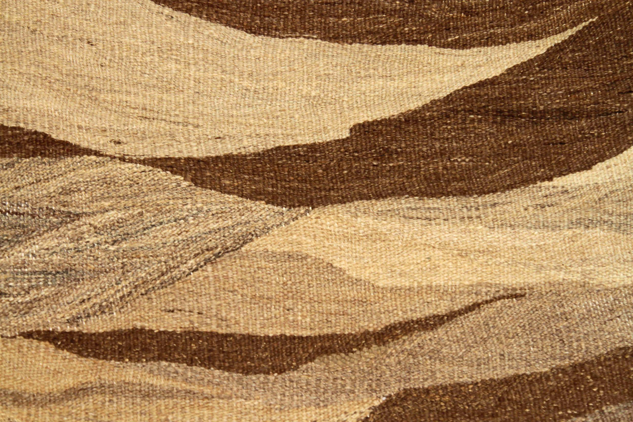 Tappeti persiani Kilim Circa 1990 - Lana Marrone Avorio Taupe 73896 In condizioni ottime in vendita a Dallas, TX