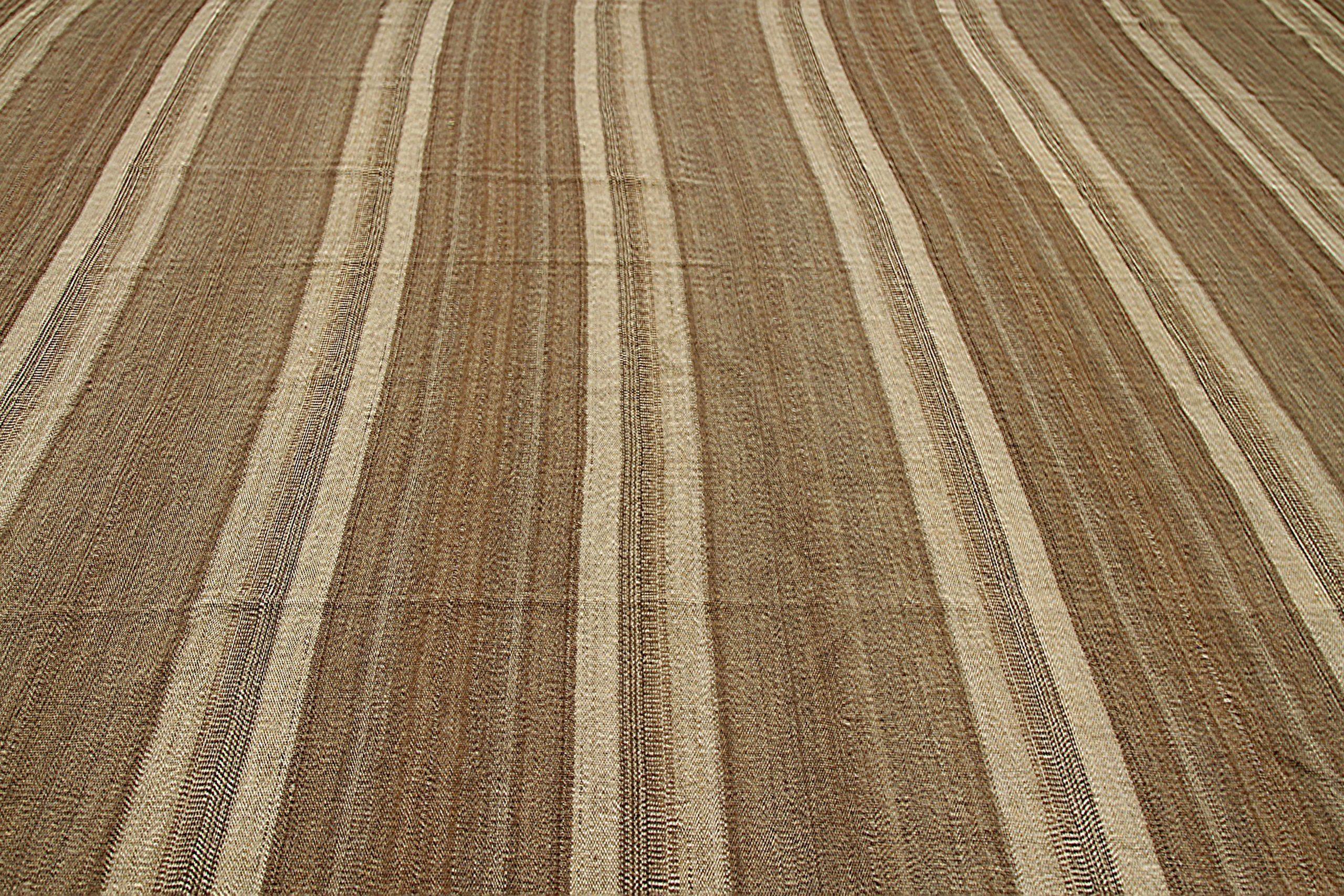Irakien Rug & Kilim Kilim - Laine Brown Design/One - 88392 en vente