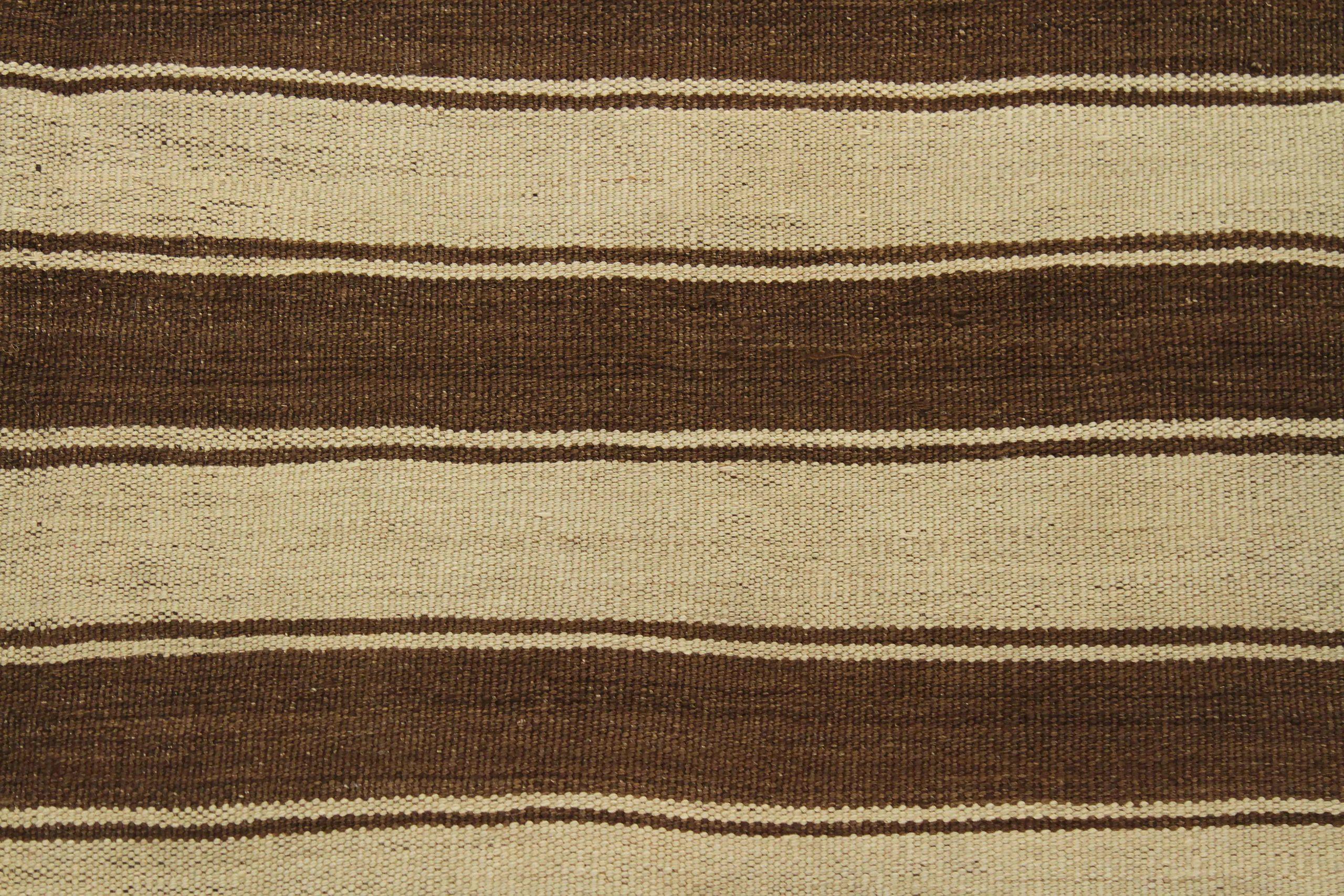 Rug & Kilim Kilim - Laine Brown Design/One - 88782 Excellent état - En vente à Dallas, TX